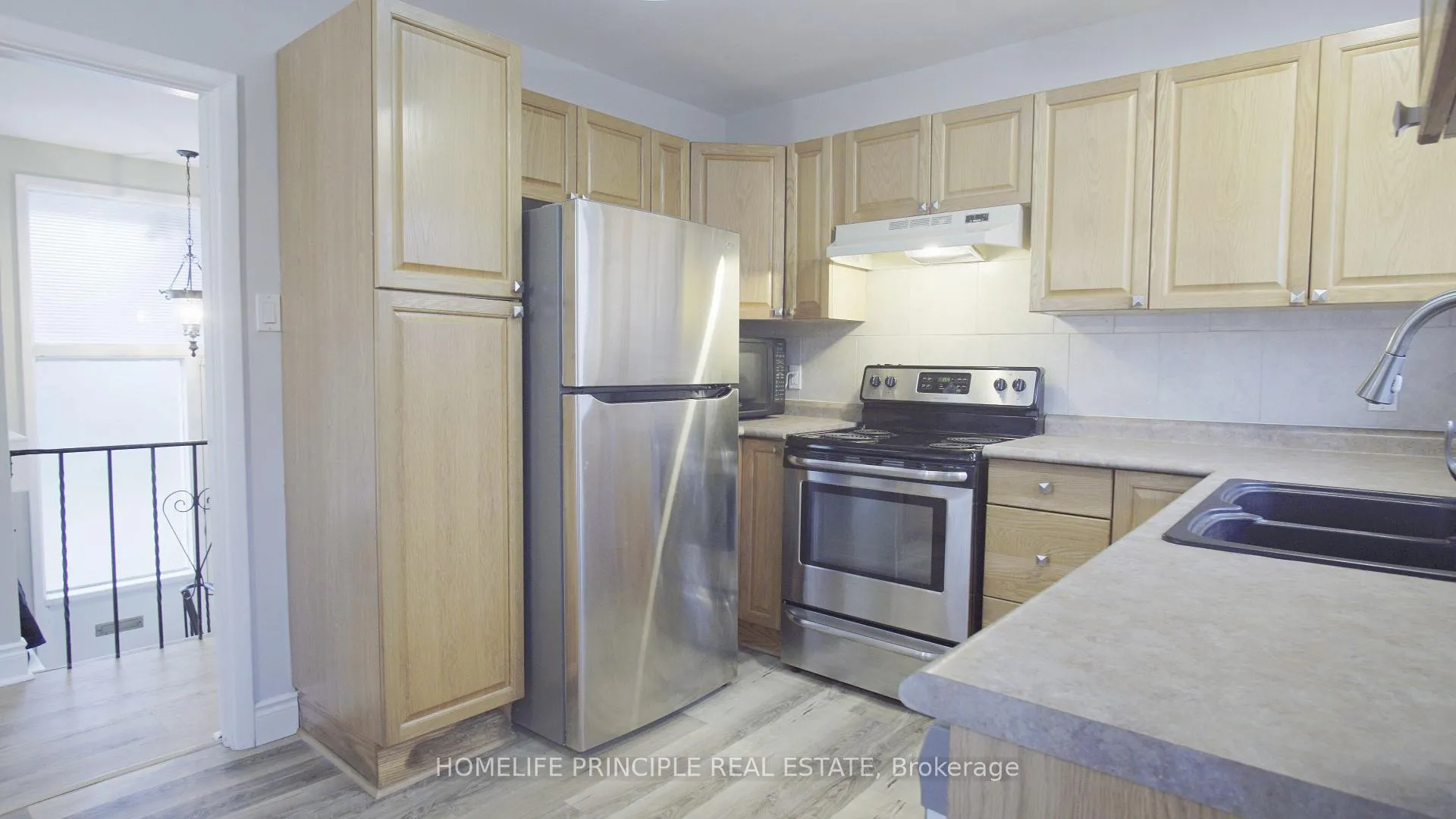 Photo 12 of Unit Upper, 248 St Vincent Street, Barrie, Wellington — HOMEH