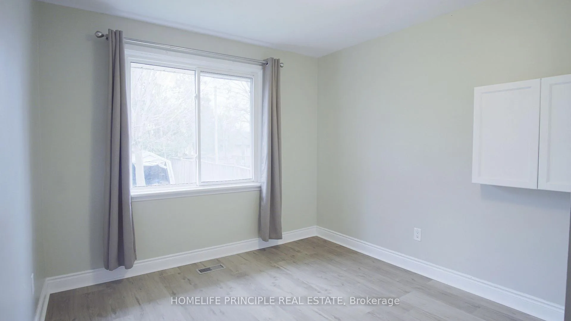 Photo 15 of Unit Upper, 248 St Vincent Street, Barrie, Wellington — HOMEH