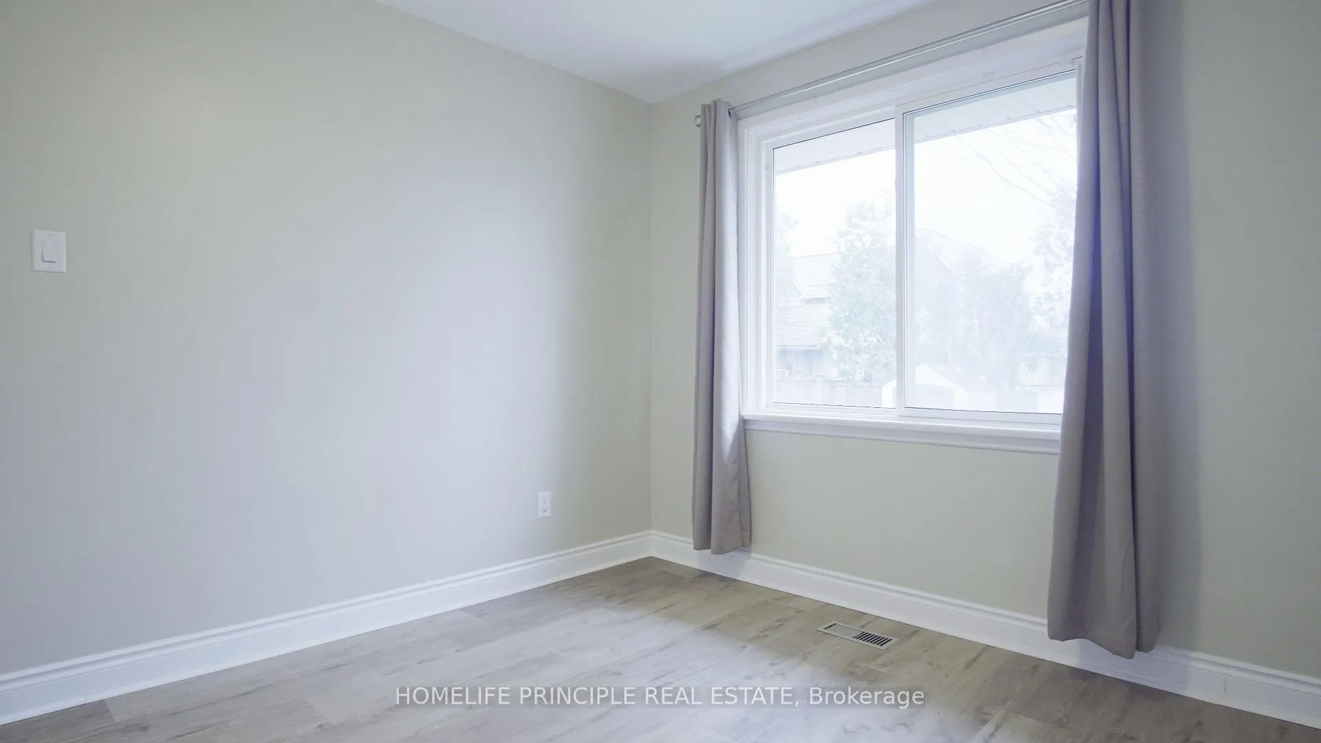 Photo 17 of Unit Upper, 248 St Vincent Street, Barrie, Wellington — HOMEH