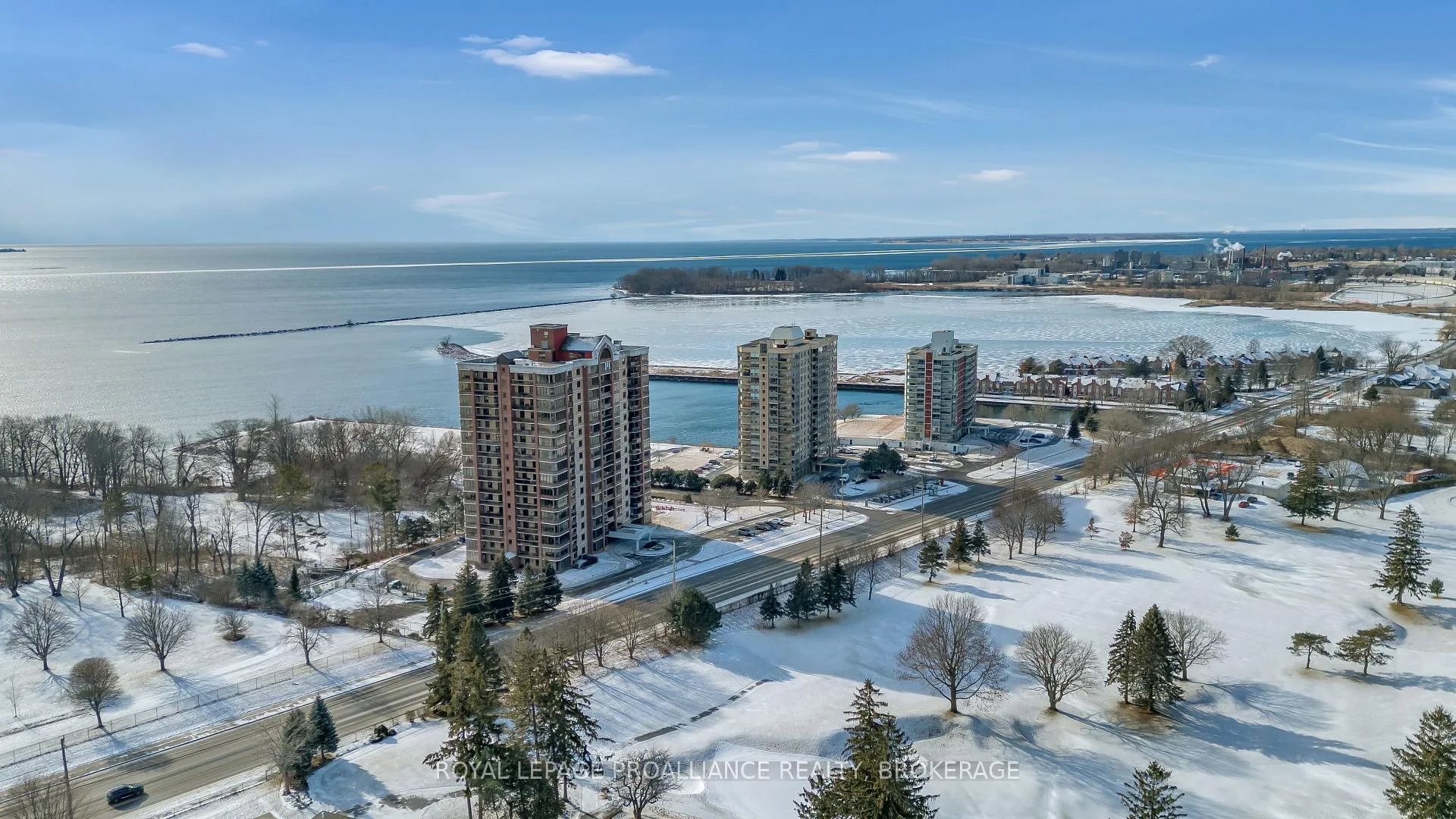Photo 2 of Unit 705, 1000 King Street W, Kingston, Central City West — HOMEH