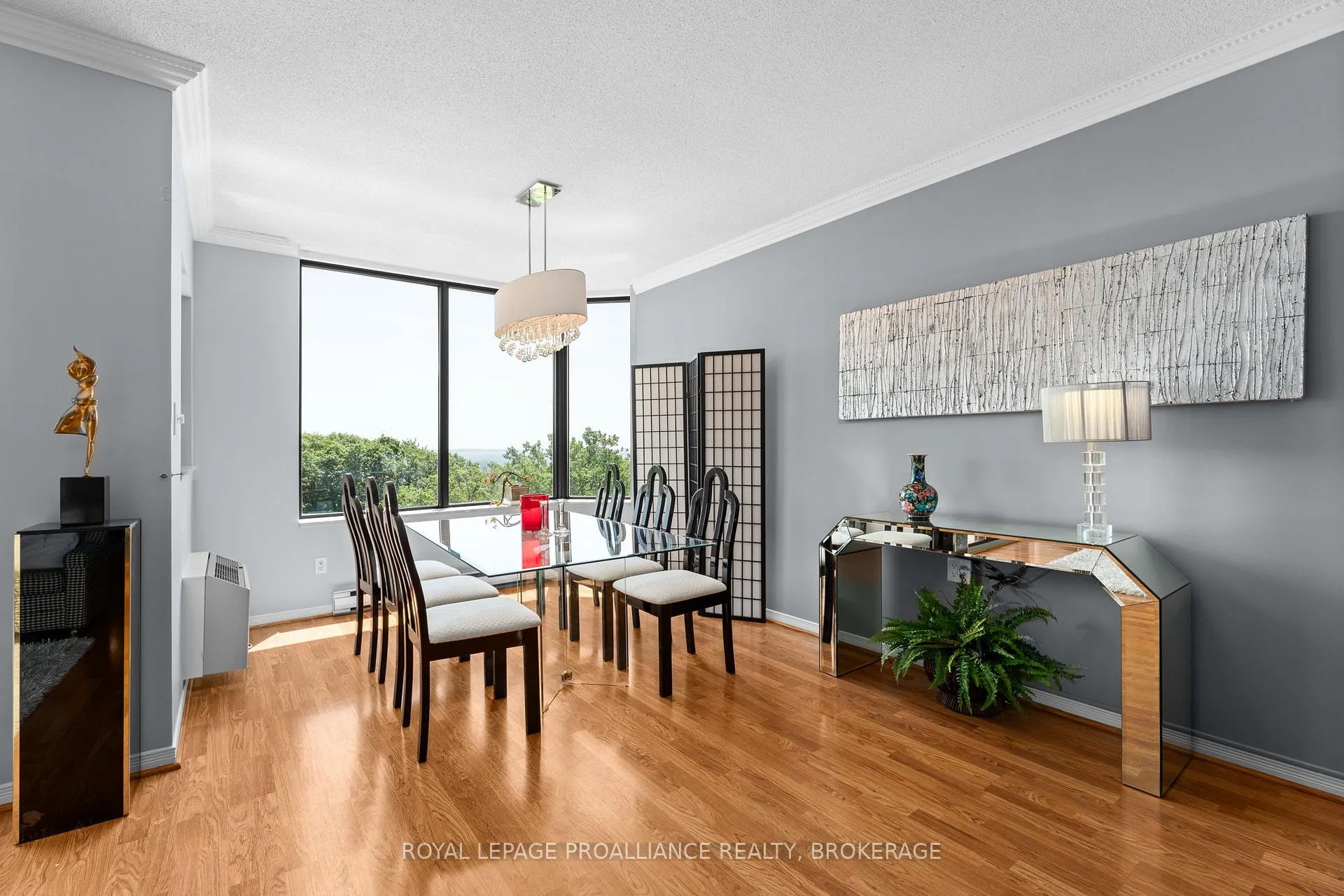 Photo 8 of Unit 705, 1000 King Street W, Kingston, Central City West — HOMEH