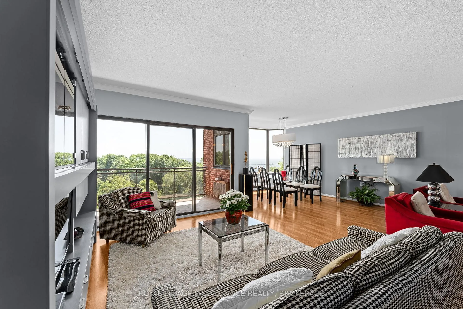 Photo 10 of Unit 705, 1000 King Street W, Kingston, Central City West — HOMEH