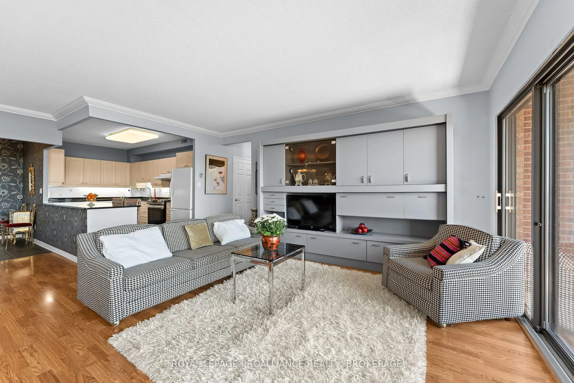 Photo 11 of Unit 705, 1000 King Street W, Kingston, Central City West — HOMEH