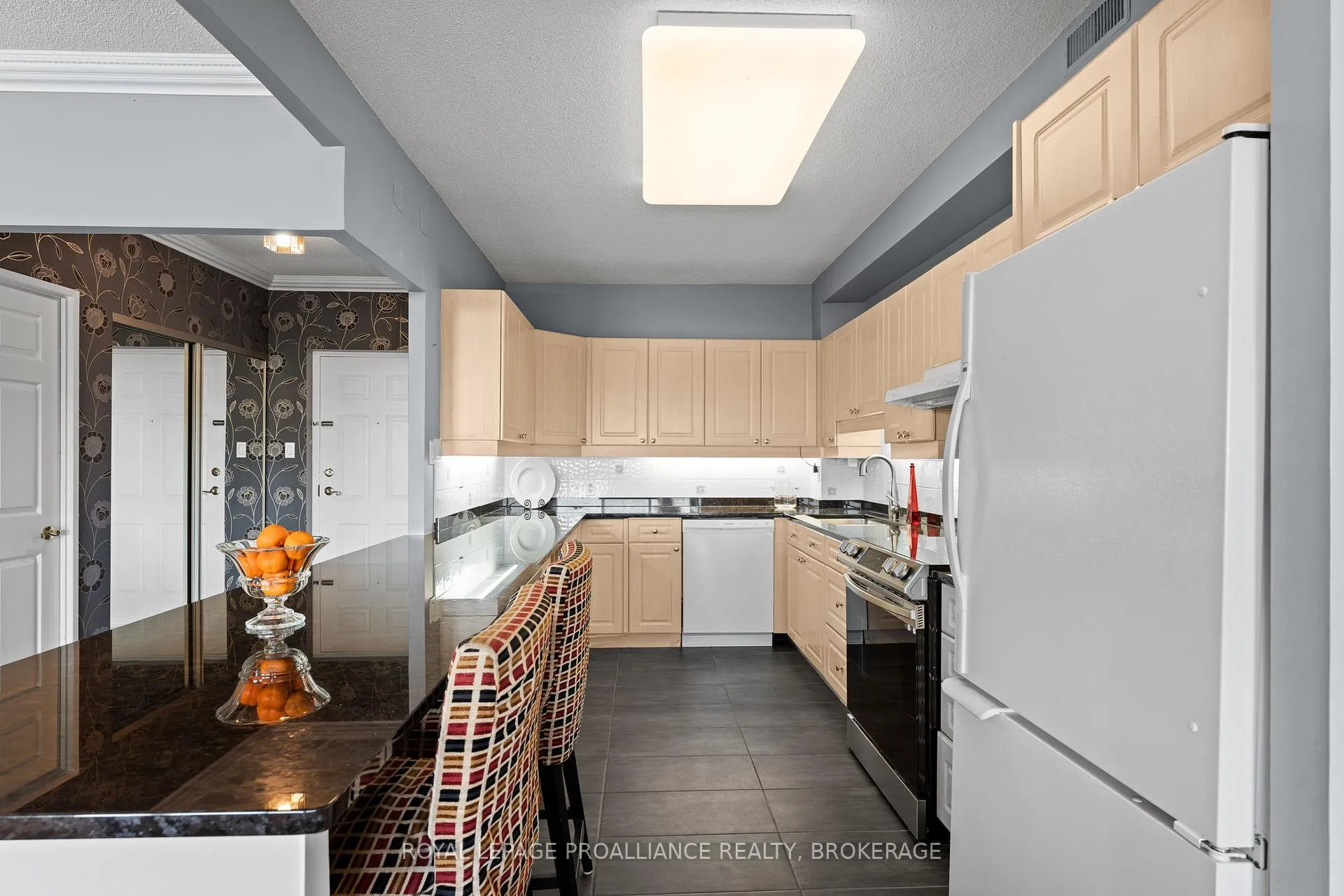 Photo 17 of Unit 705, 1000 King Street W, Kingston, Central City West — HOMEH