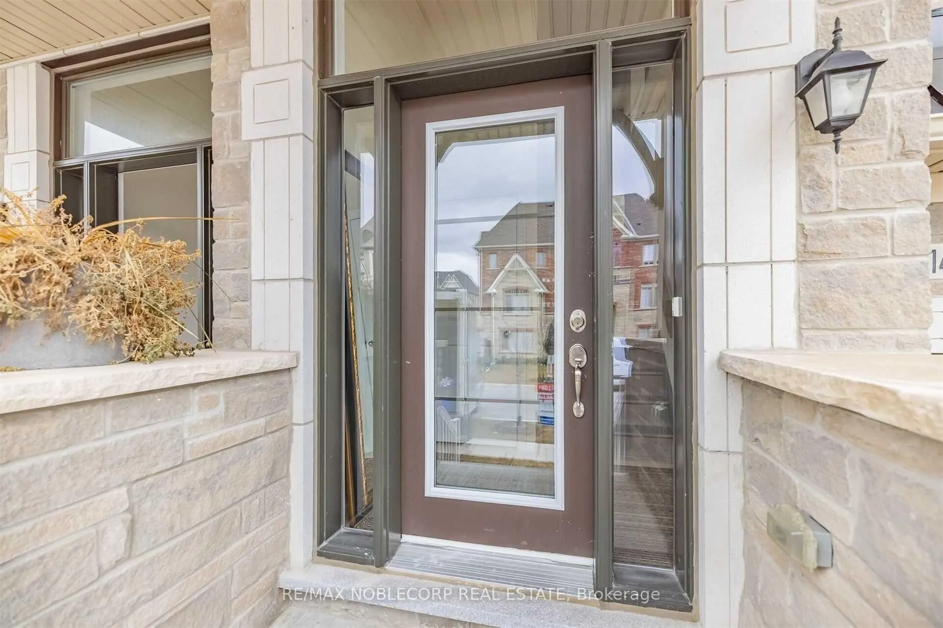 Photo 2 of 144 Sunset Terrace, Vaughan, Vellore Village — HOMEH