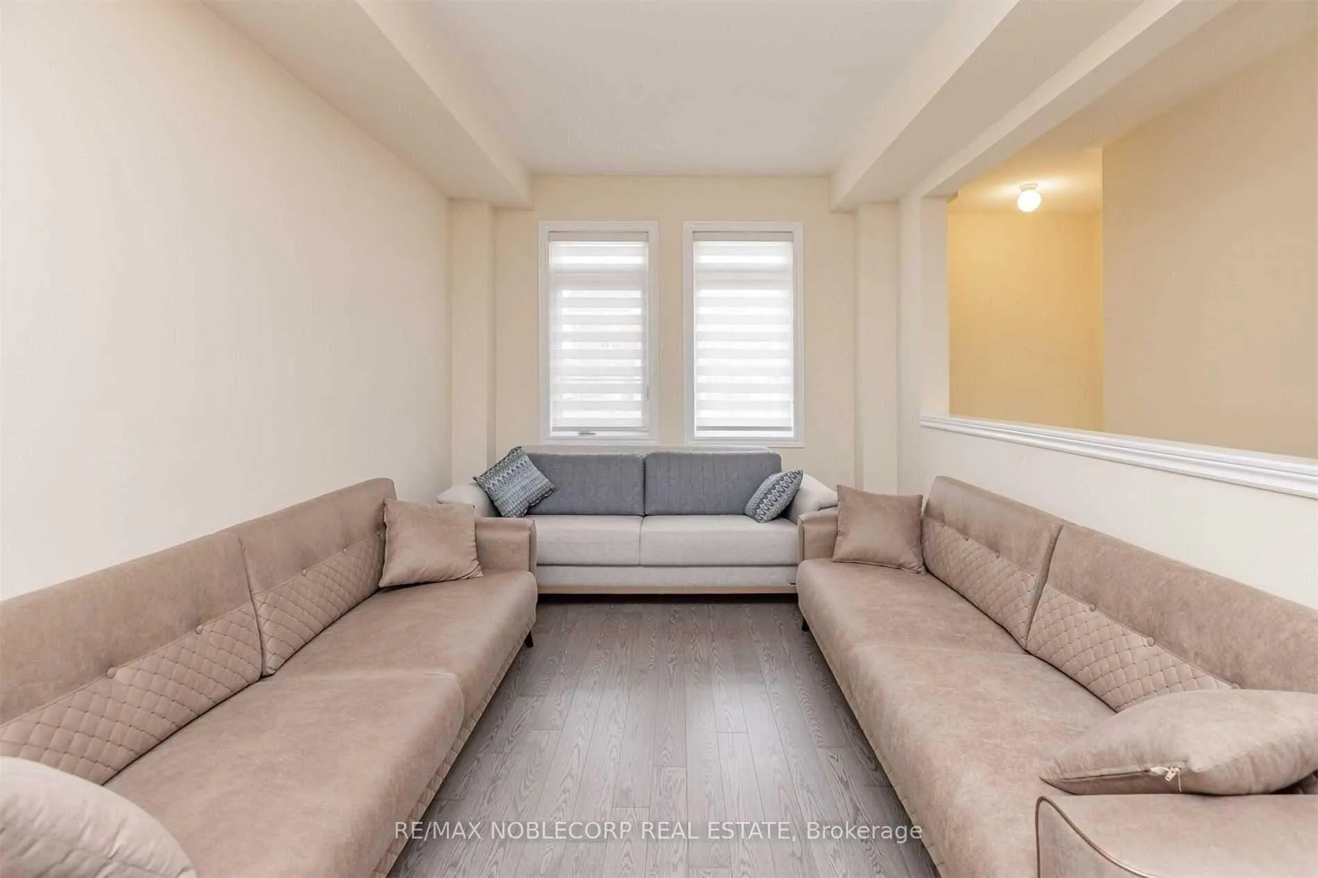 Photo 6 of 144 Sunset Terrace, Vaughan, Vellore Village — HOMEH
