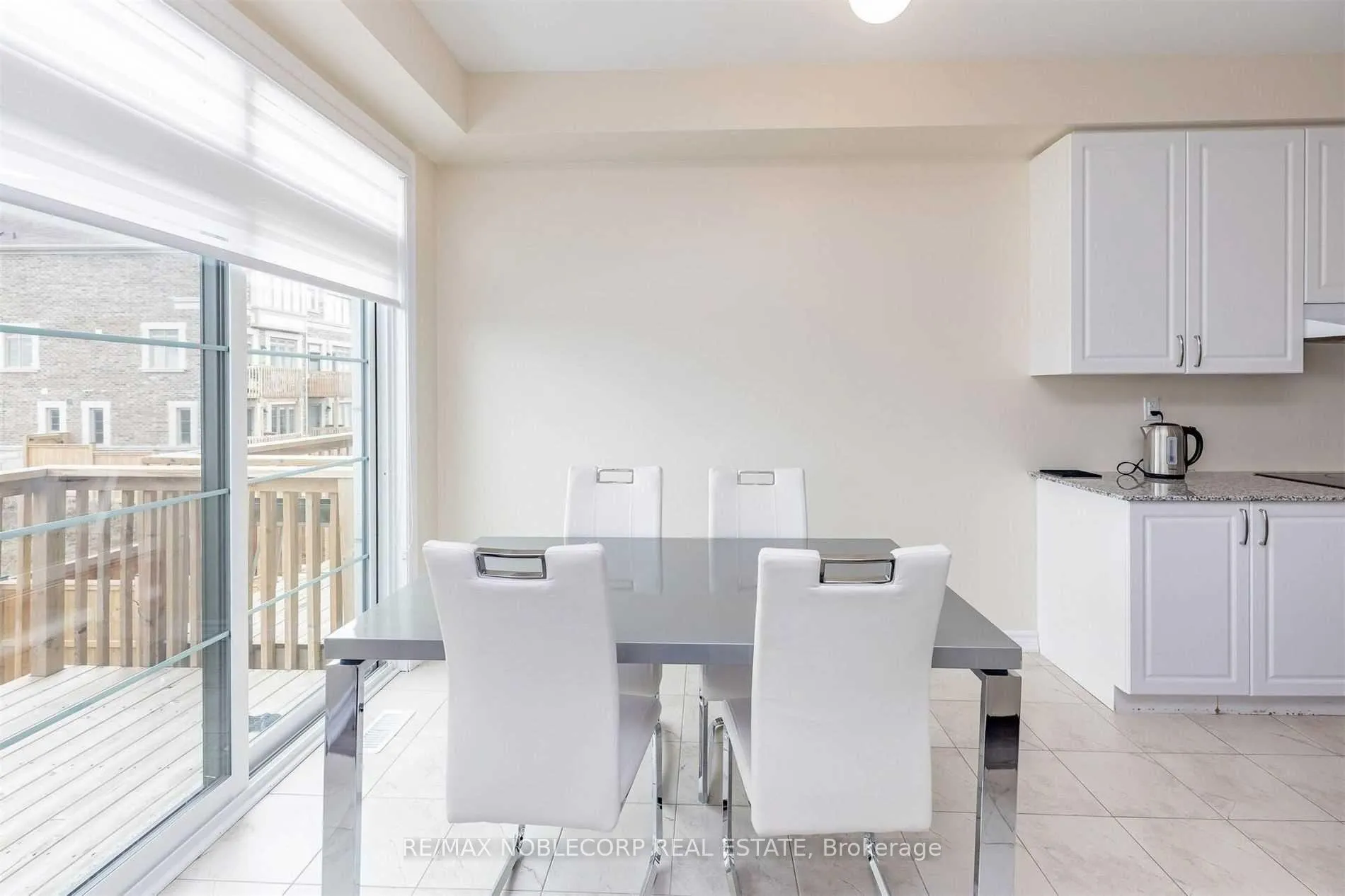 Photo 10 of 144 Sunset Terrace, Vaughan, Vellore Village — HOMEH