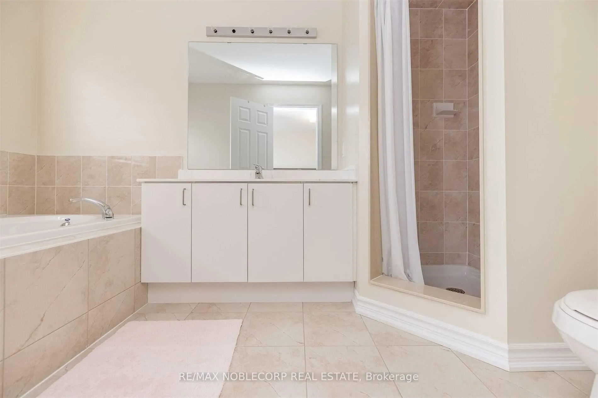 Photo 17 of 144 Sunset Terrace, Vaughan, Vellore Village — HOMEH