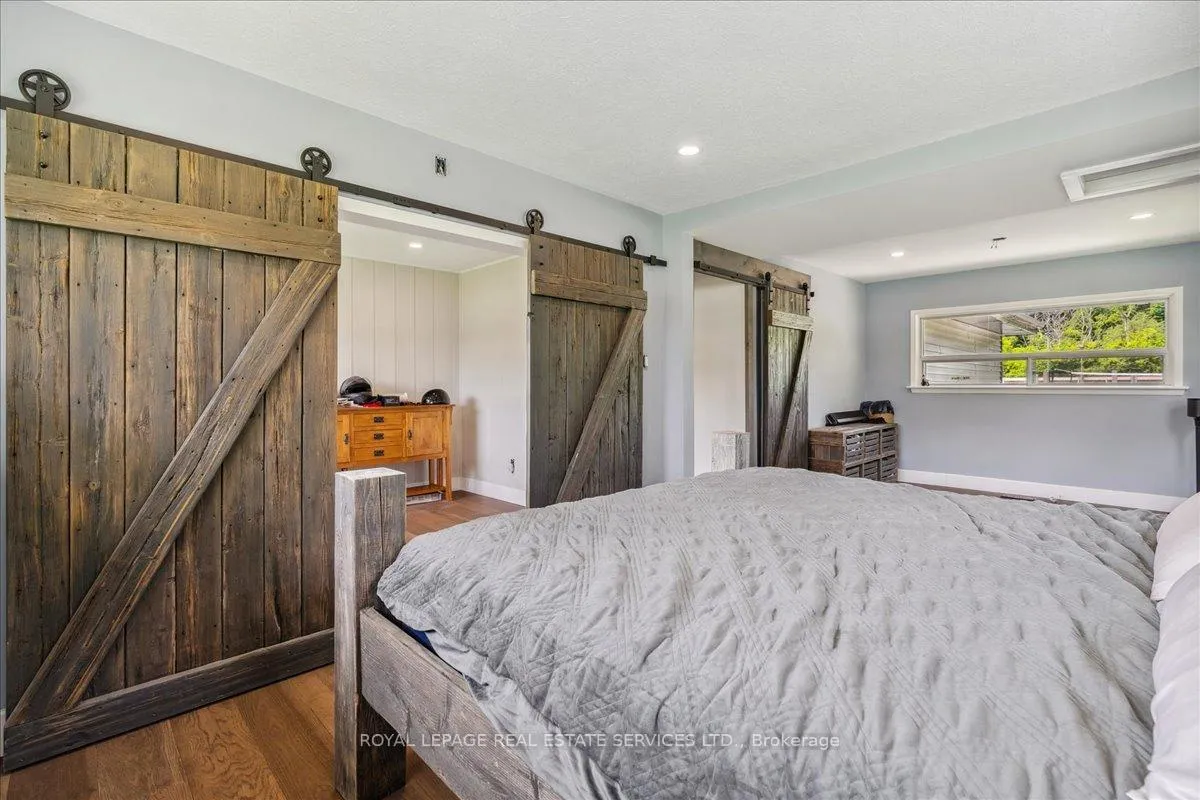 Photo 17 of 1099 Burnhamthorpe Road W, Oakville, Sixteen Hollow — HOMEH