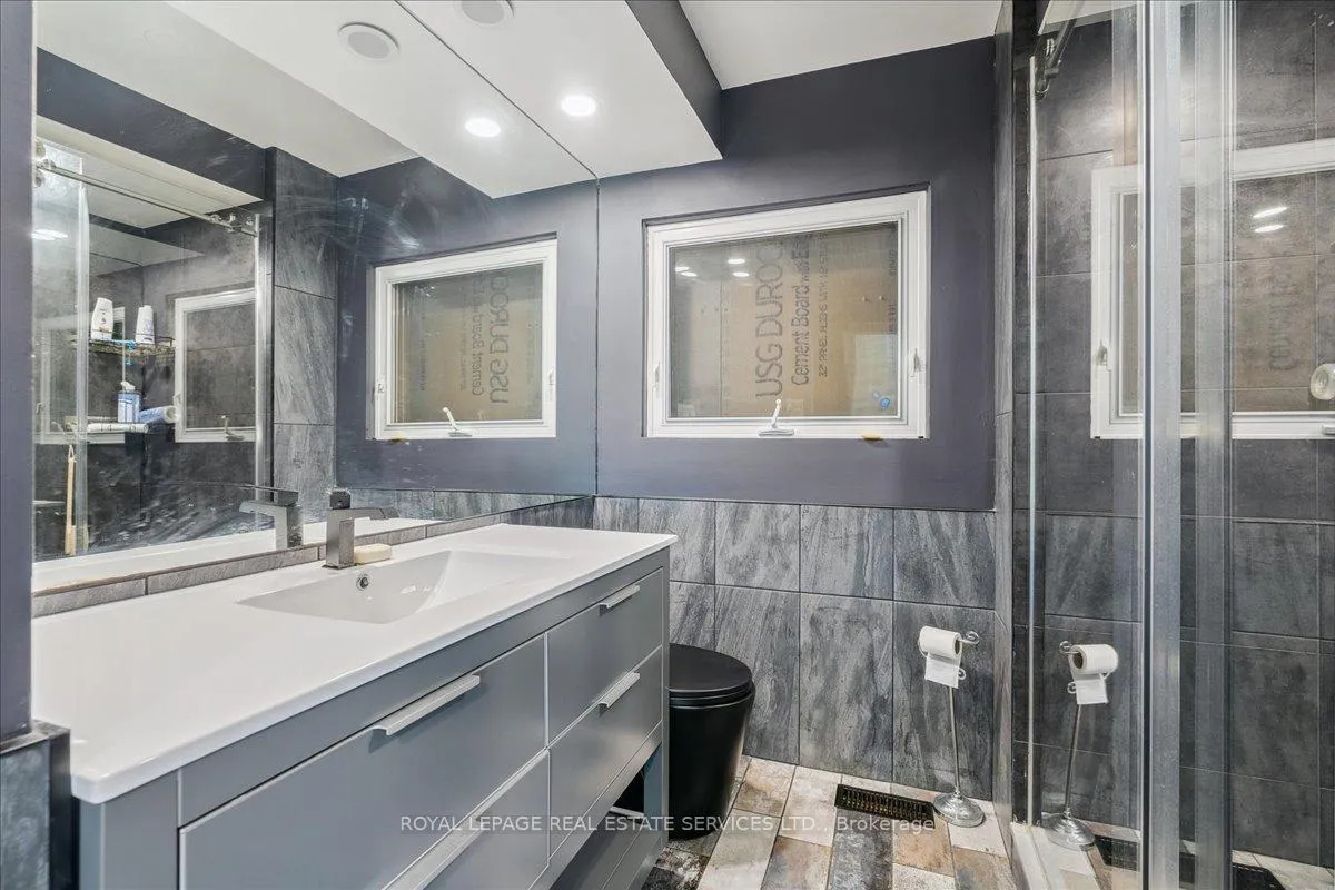 Photo 18 of 1099 Burnhamthorpe Road W, Oakville, Sixteen Hollow — HOMEH