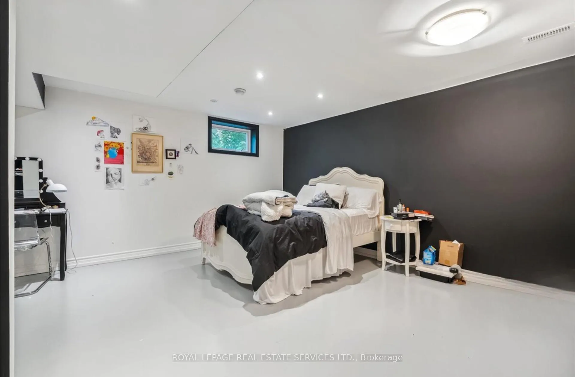 Photo 24 of 1099 Burnhamthorpe Road W, Oakville, Sixteen Hollow — HOMEH