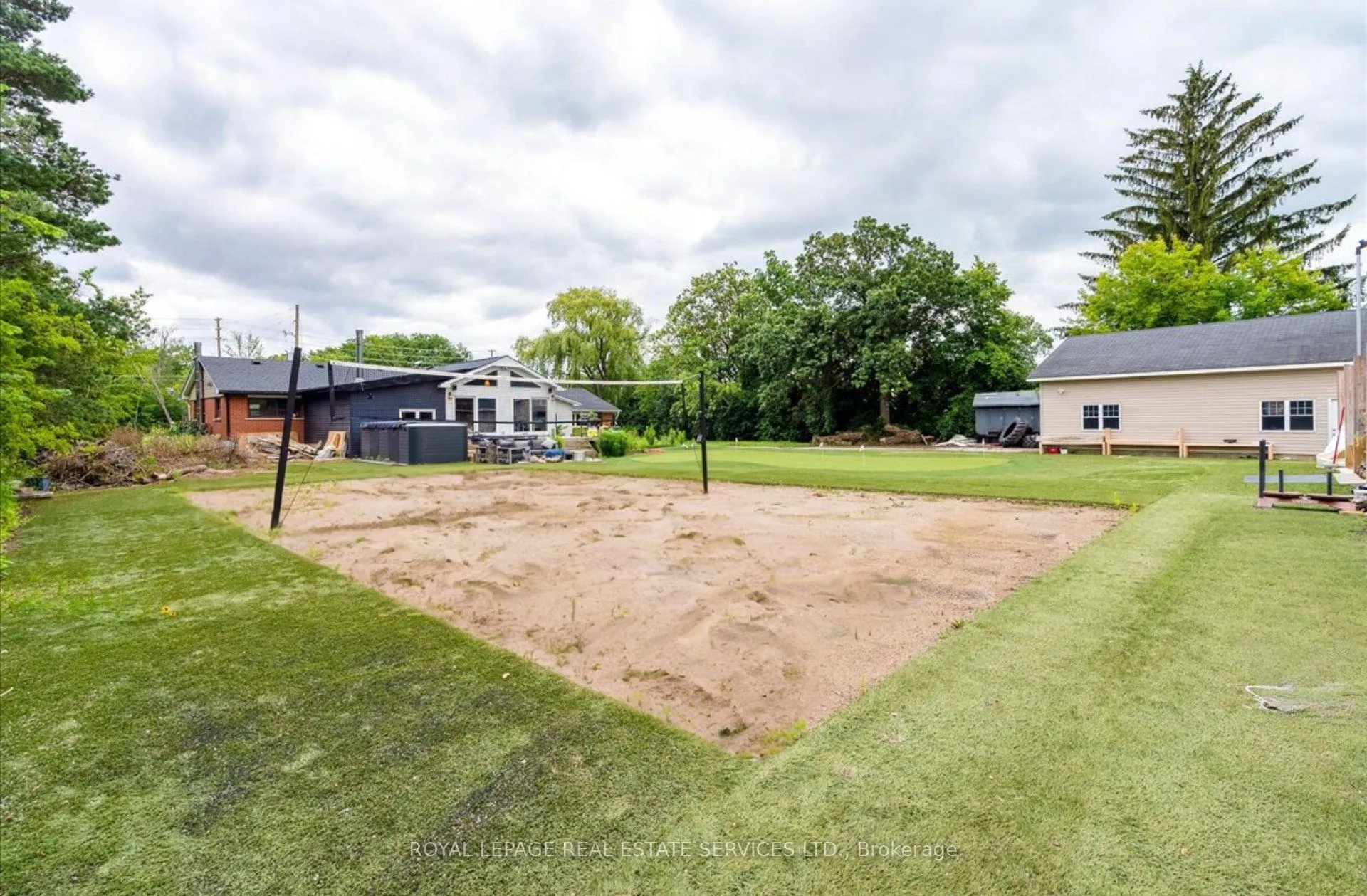 Photo 29 of 1099 Burnhamthorpe Road W, Oakville, Sixteen Hollow — HOMEH