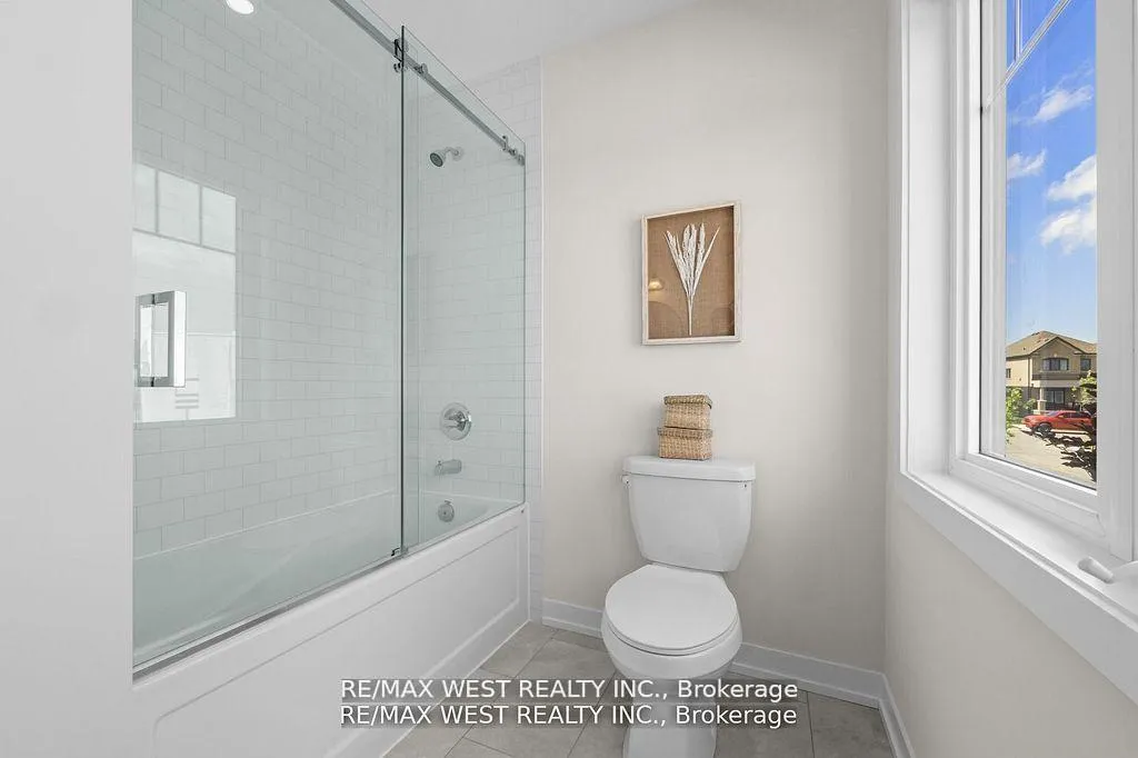 Photo 12 of 110 Ziibi Way, Clarington, Newcastle — HOMEH