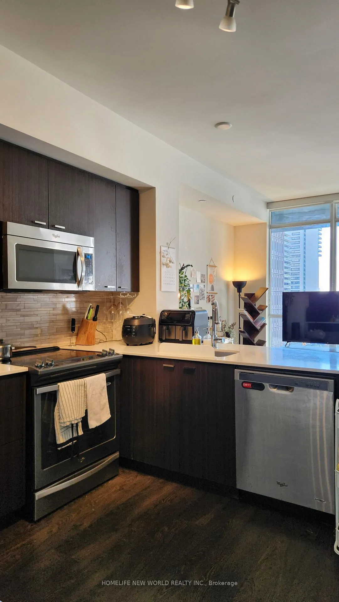 Photo 9 of Unit 613, 30 Roehampton Avenue E, Toronto, Mount Pleasant West — HOMEH