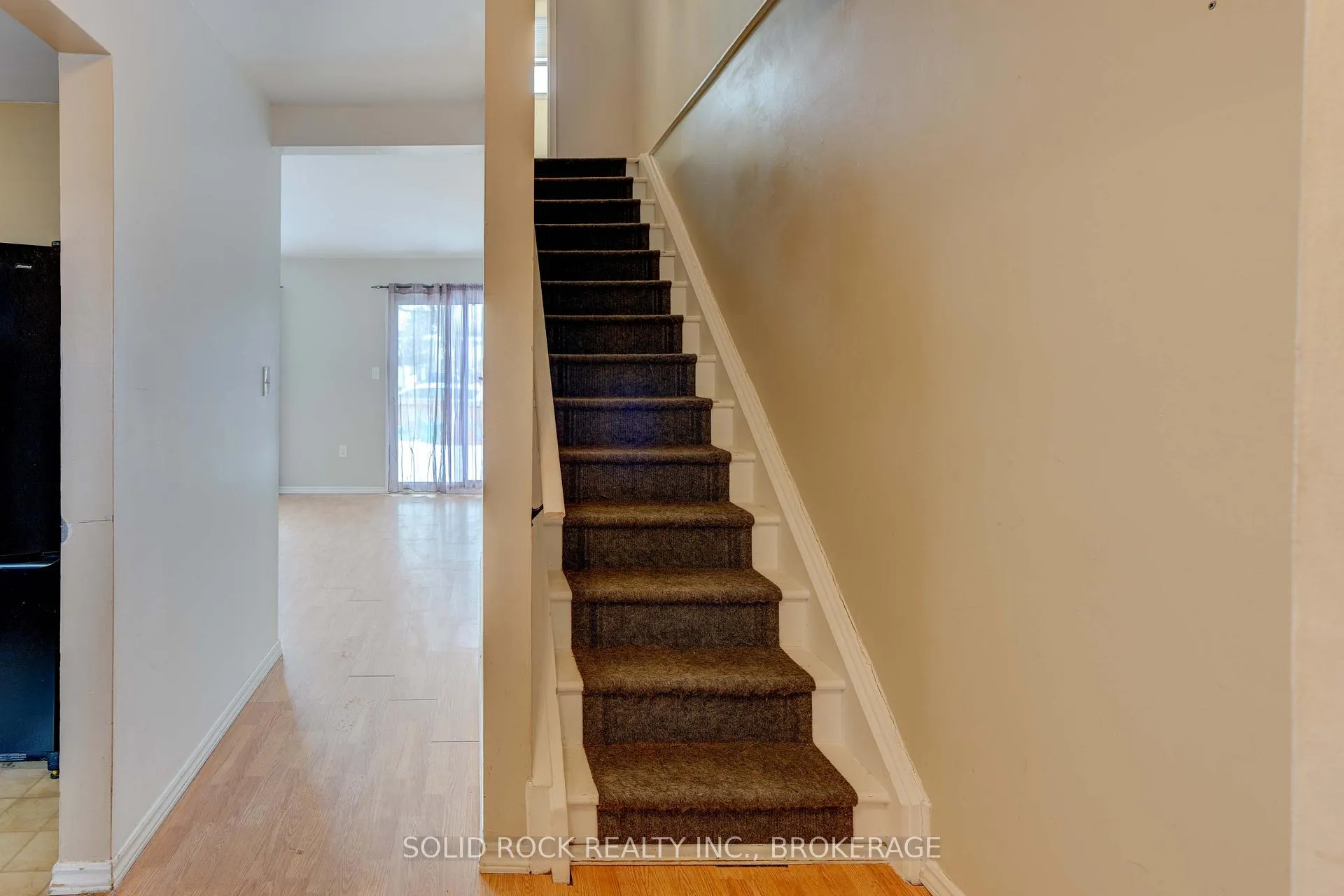 Photo 7 of 916 Oakview Avenue, Kingston, South of Taylor-Kidd Blvd — HOMEH