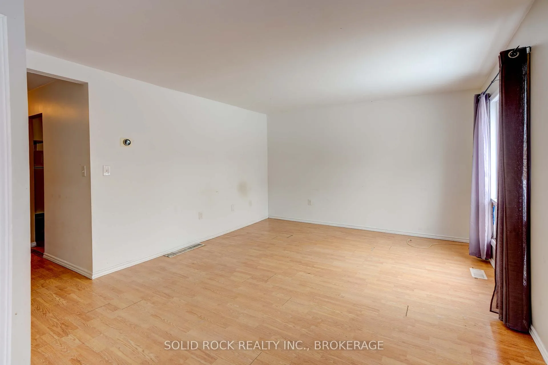 Photo 12 of 916 Oakview Avenue, Kingston, South of Taylor-Kidd Blvd — HOMEH