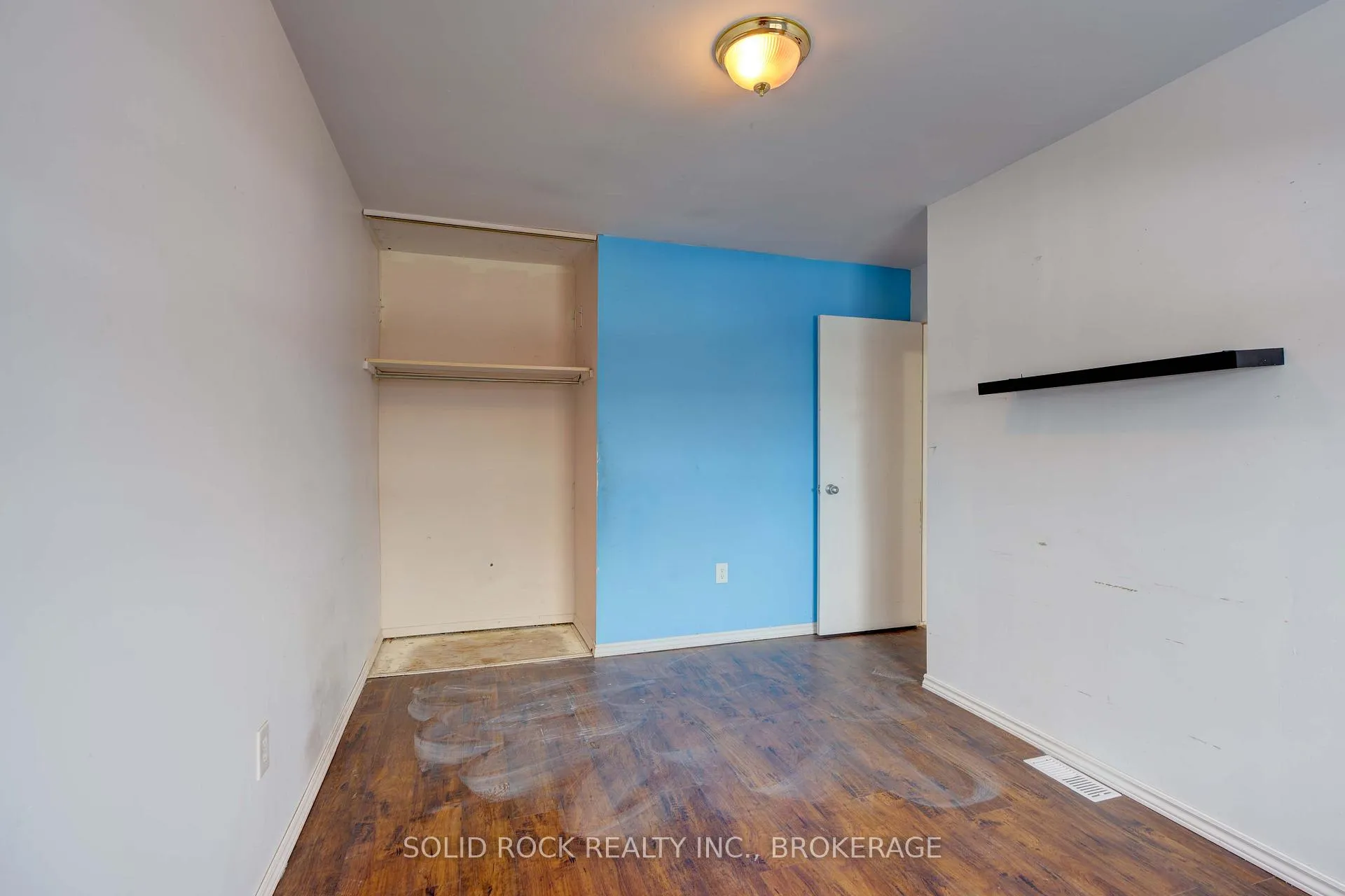 Photo 20 of 916 Oakview Avenue, Kingston, South of Taylor-Kidd Blvd — HOMEH