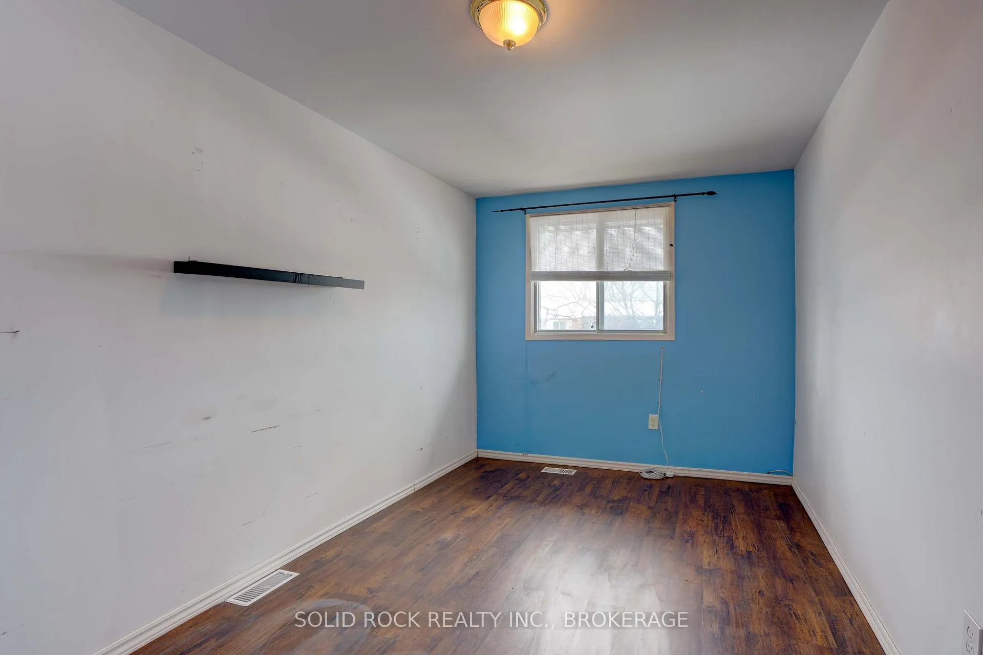 Photo 21 of 916 Oakview Avenue, Kingston, South of Taylor-Kidd Blvd — HOMEH