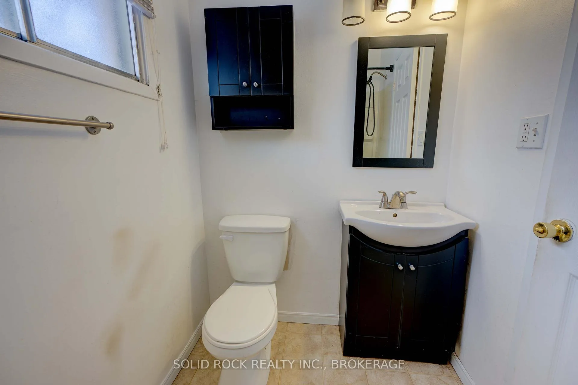 Photo 23 of 916 Oakview Avenue, Kingston, South of Taylor-Kidd Blvd — HOMEH