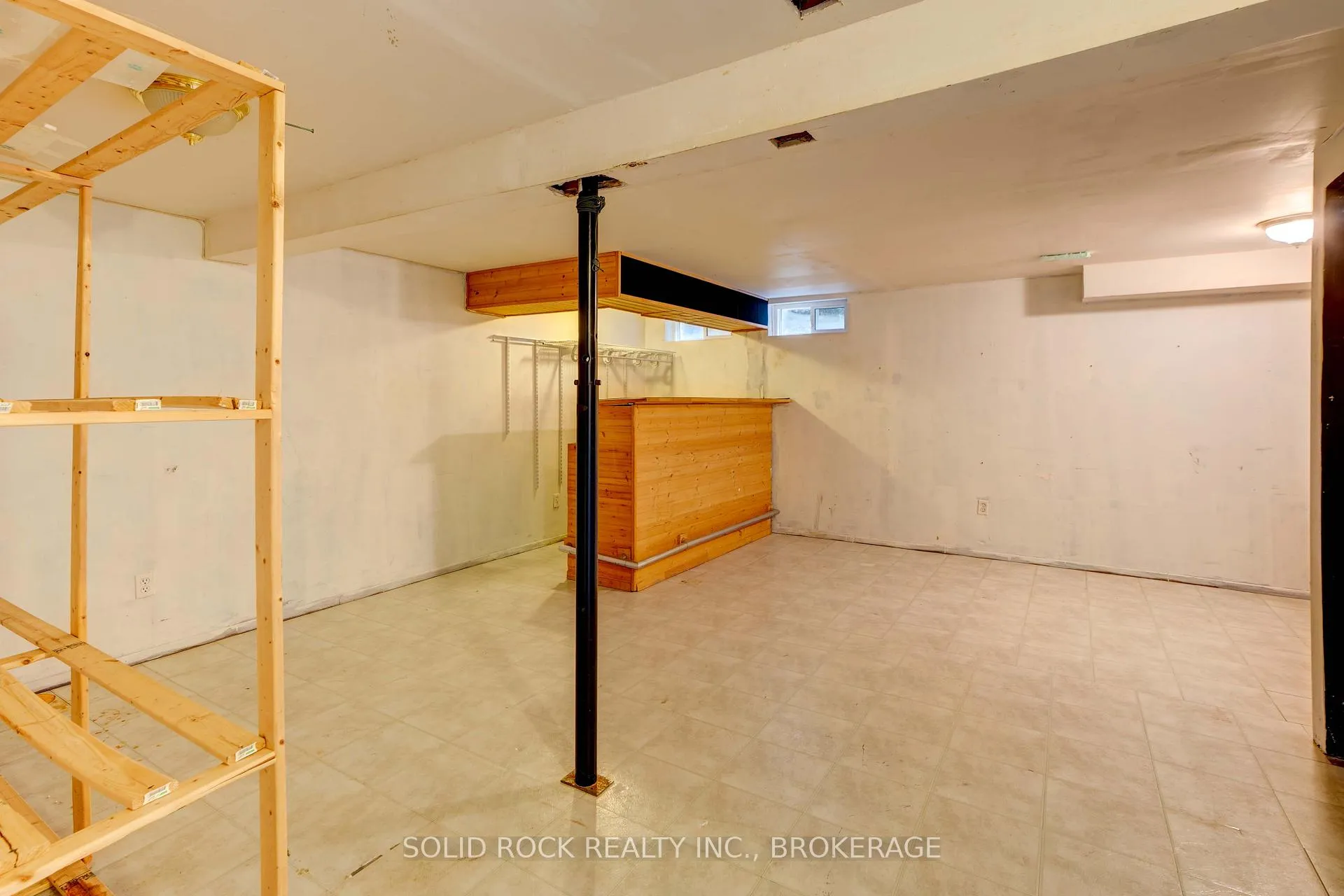 Photo 30 of 916 Oakview Avenue, Kingston, South of Taylor-Kidd Blvd — HOMEH