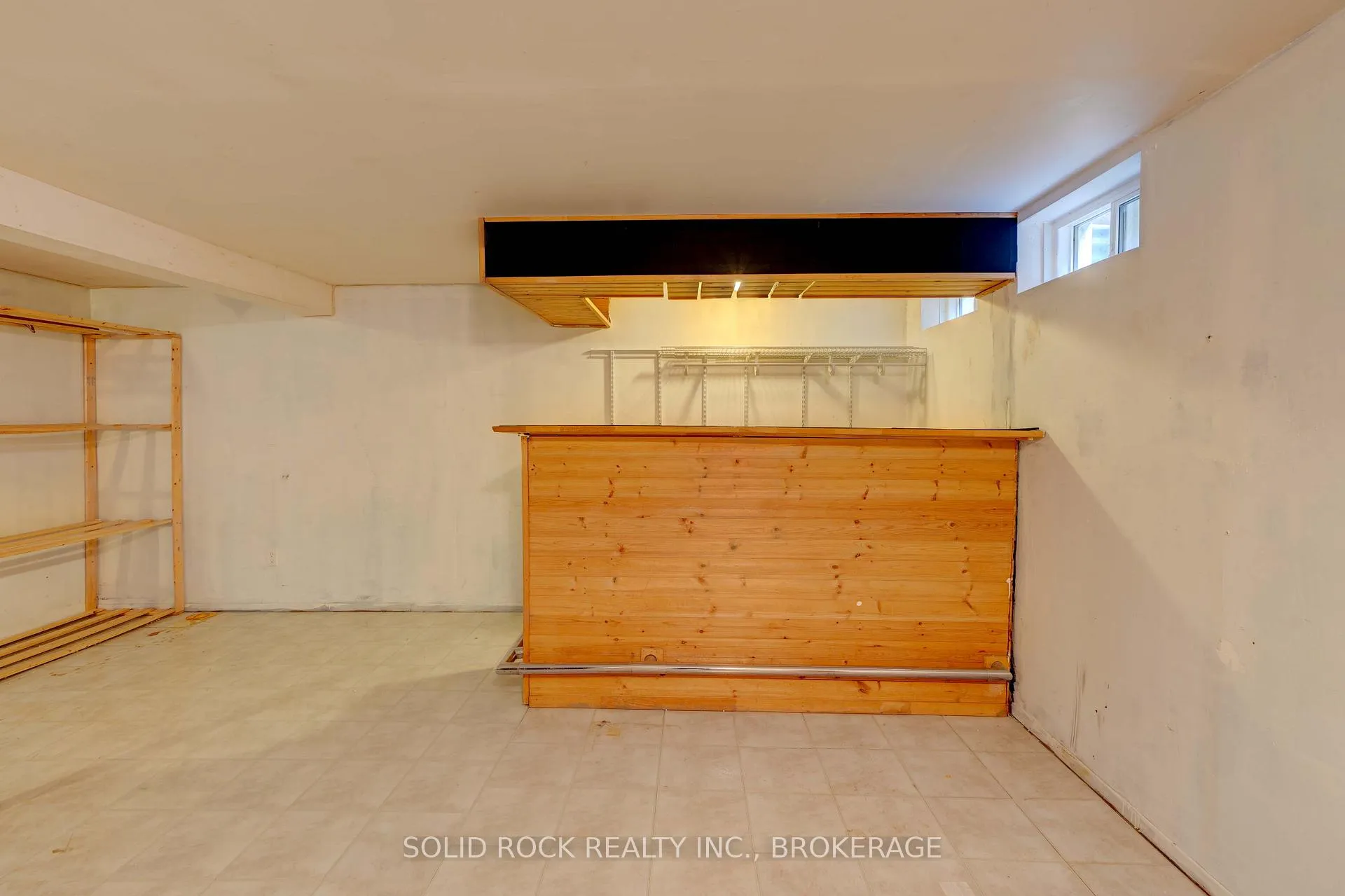 Photo 31 of 916 Oakview Avenue, Kingston, South of Taylor-Kidd Blvd — HOMEH