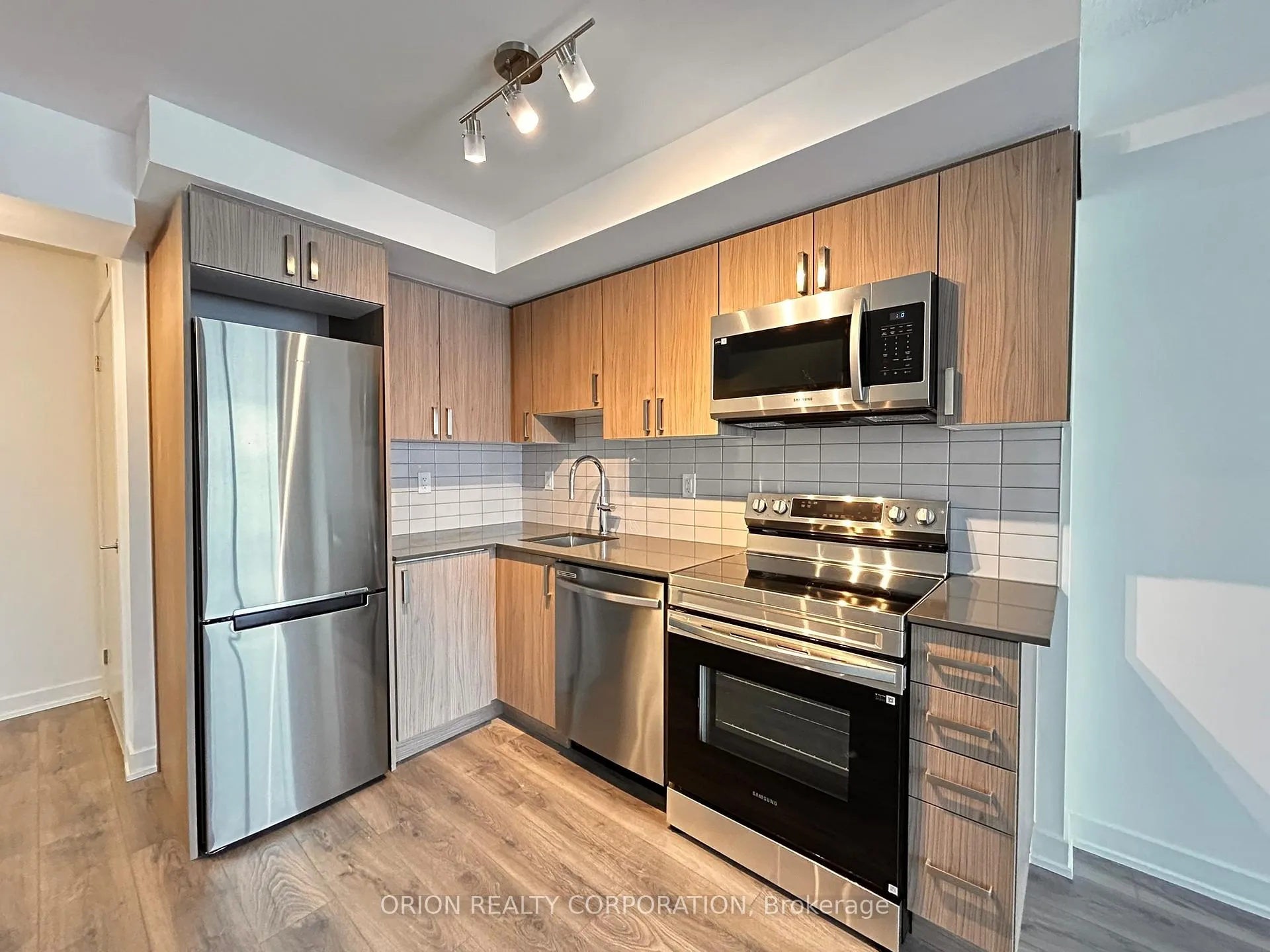 Photo 1 of Unit 1301, 1010 Sandy Beach Road, Pickering, Bay Ridges — HOMEH
