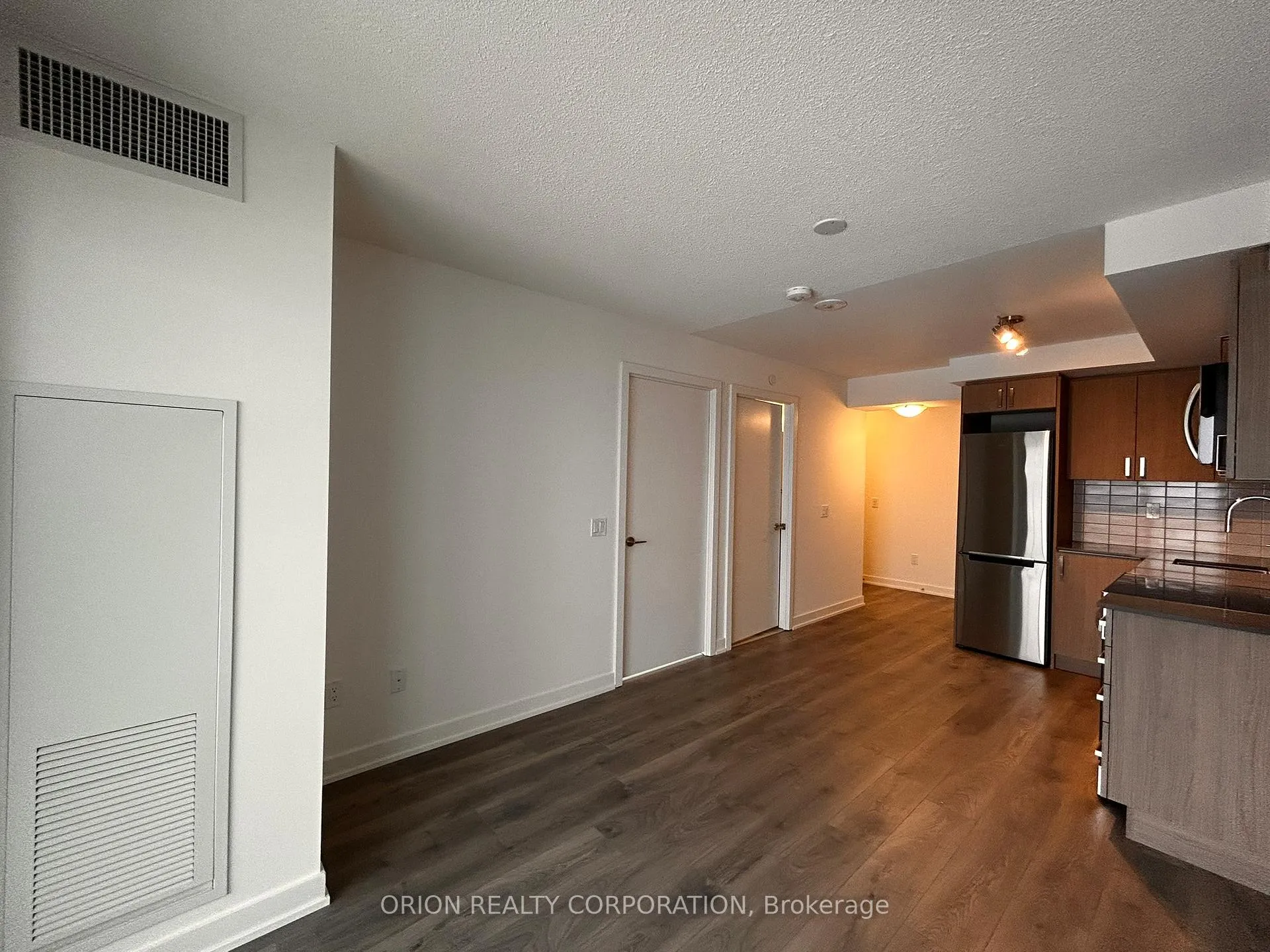 Photo 8 of Unit 1301, 1010 Sandy Beach Road, Pickering, Bay Ridges — HOMEH
