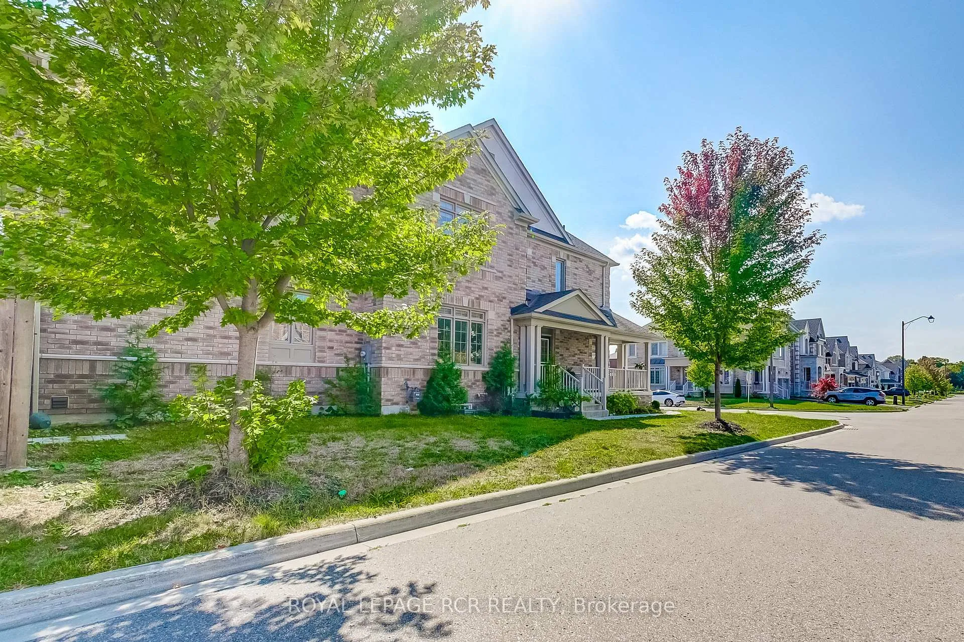 Photo 4 of 1 Silver Charm Drive, East Gwillimbury, Sharon — HOMEH