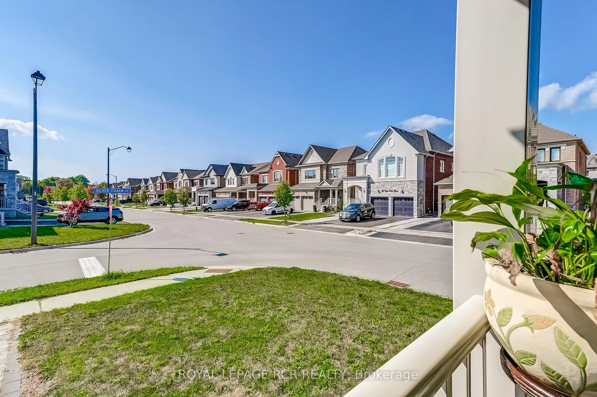 Photo 10 of 1 Silver Charm Drive, East Gwillimbury, Sharon — HOMEH