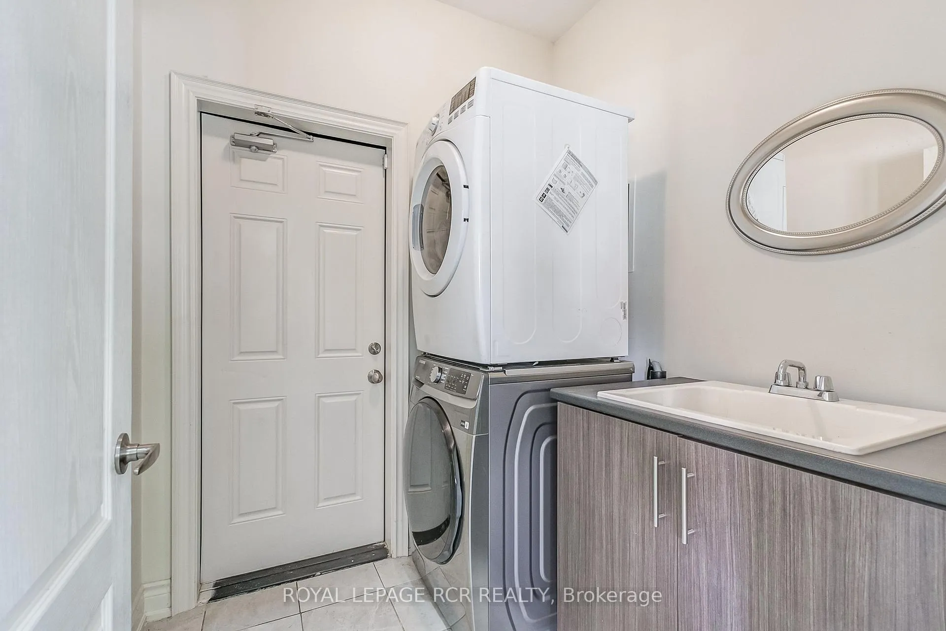 Photo 15 of 1 Silver Charm Drive, East Gwillimbury, Sharon — HOMEH