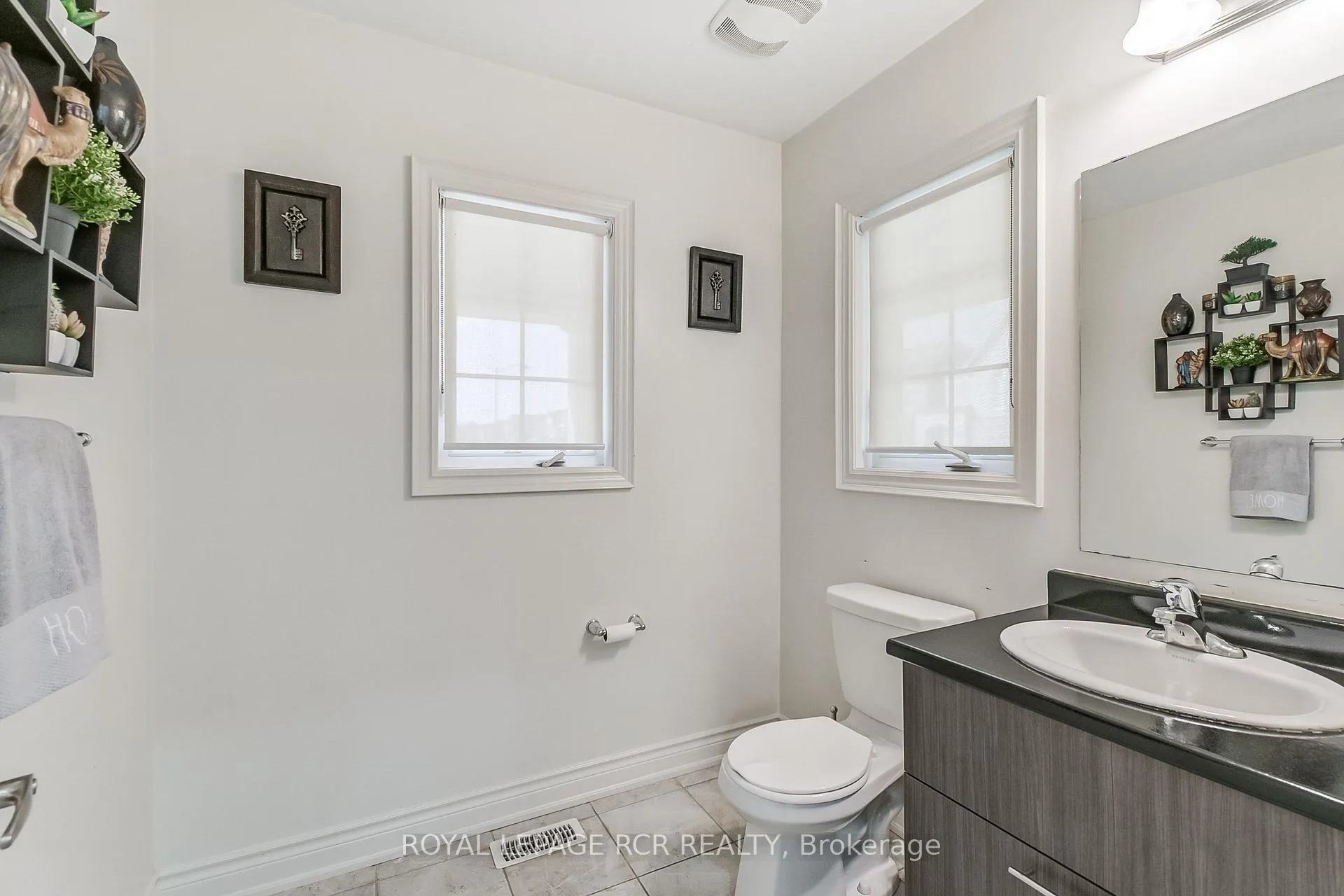 Photo 16 of 1 Silver Charm Drive, East Gwillimbury, Sharon — HOMEH