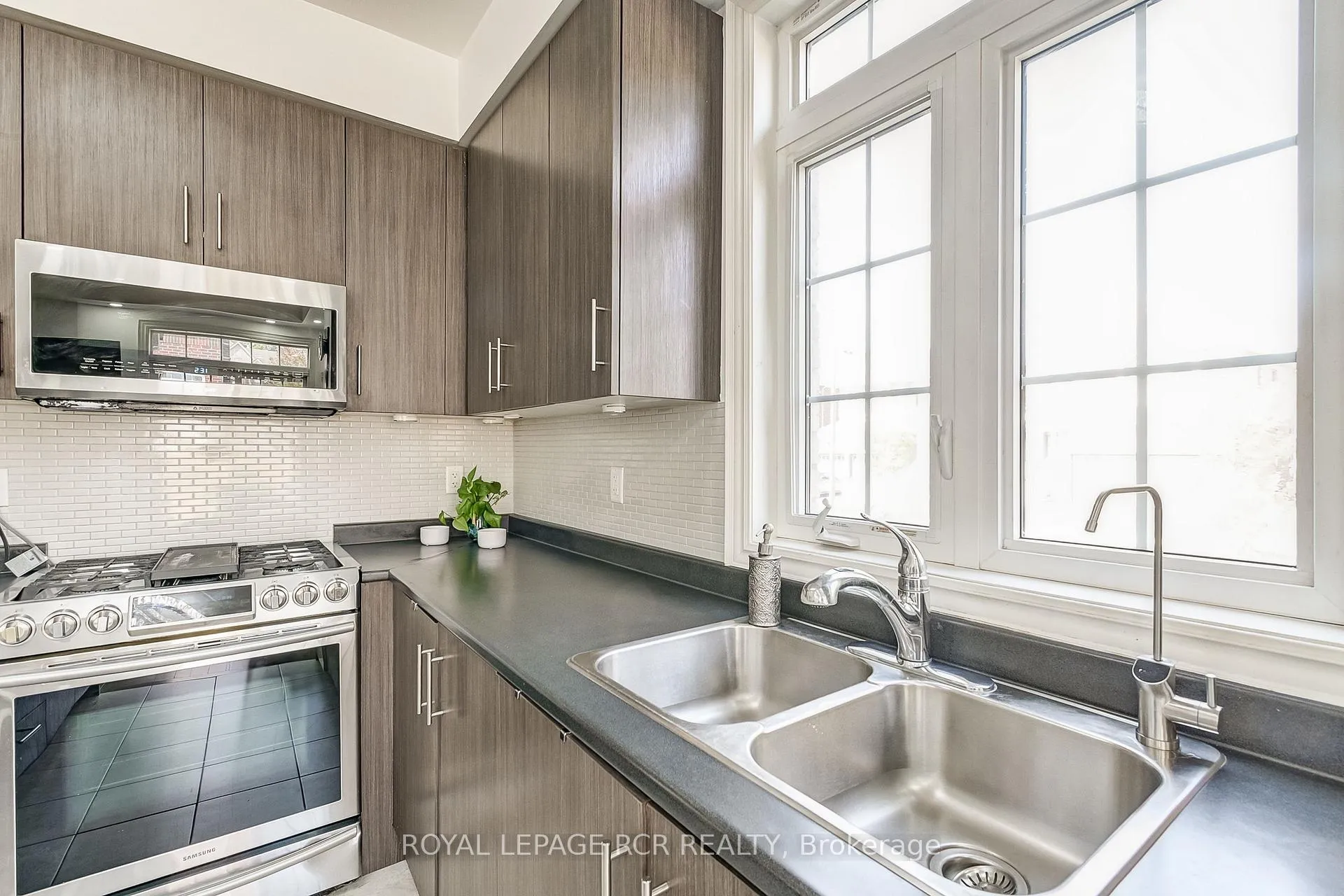 Photo 25 of 1 Silver Charm Drive, East Gwillimbury, Sharon — HOMEH
