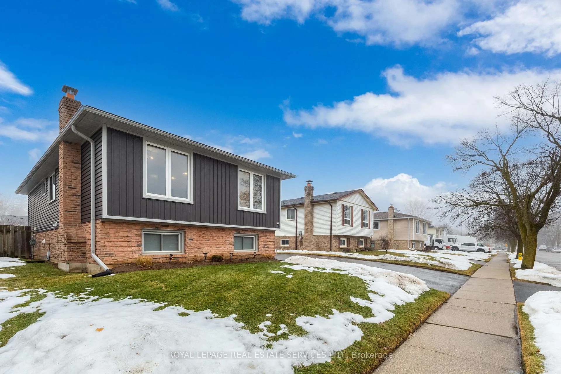 Photo 3 of 19 Southglen Road, Brant, Brantford Twp — HOMEH