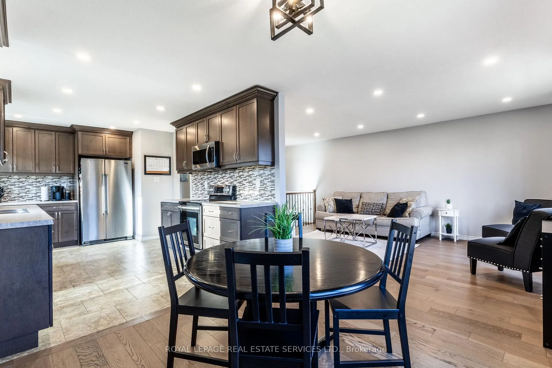 Photo 10 of 19 Southglen Road, Brant, Brantford Twp — HOMEH