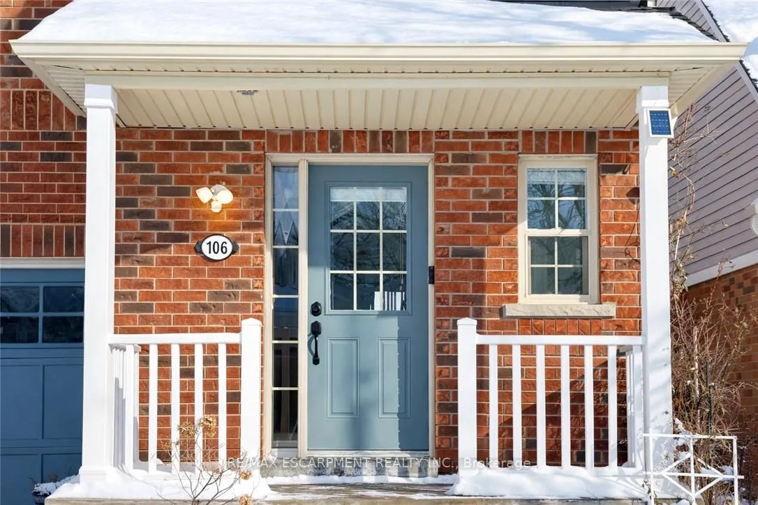 Photo 3 of 106 Voyager Pass, Hamilton, Binbrook — HOMEH