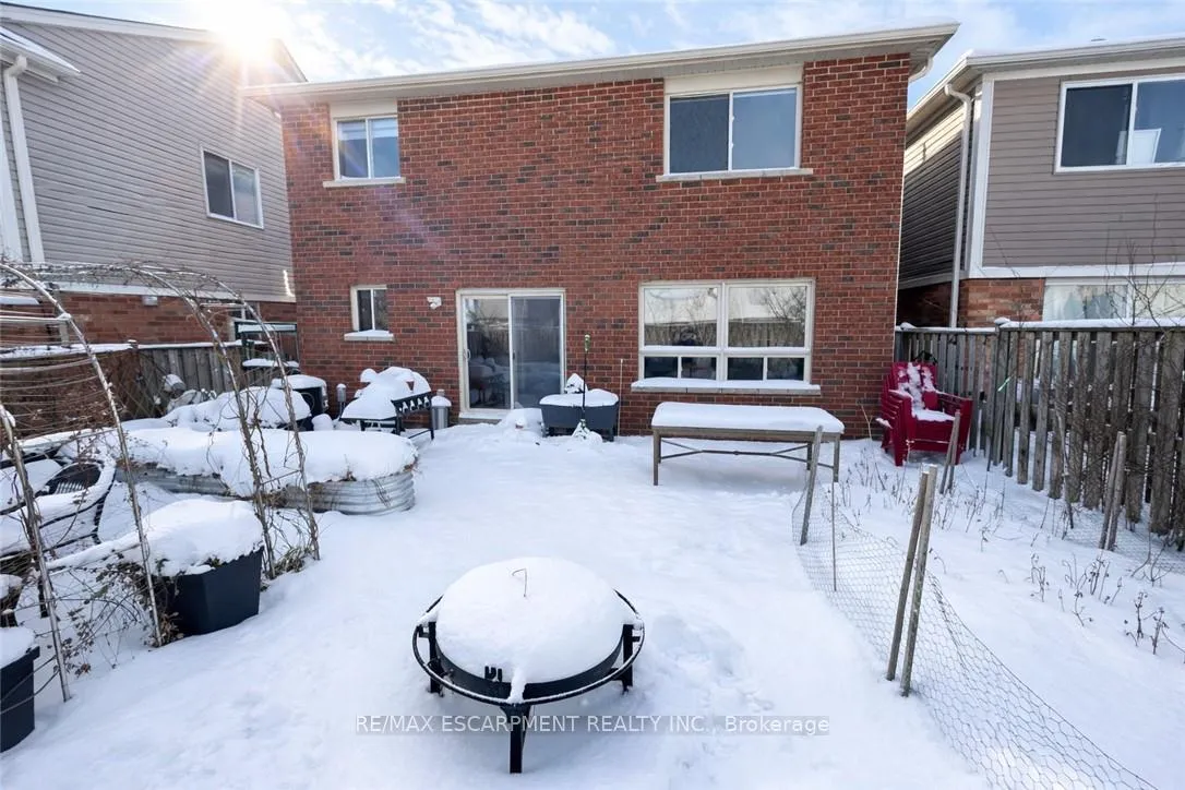 Photo 44 of 106 Voyager Pass, Hamilton, Binbrook — HOMEH