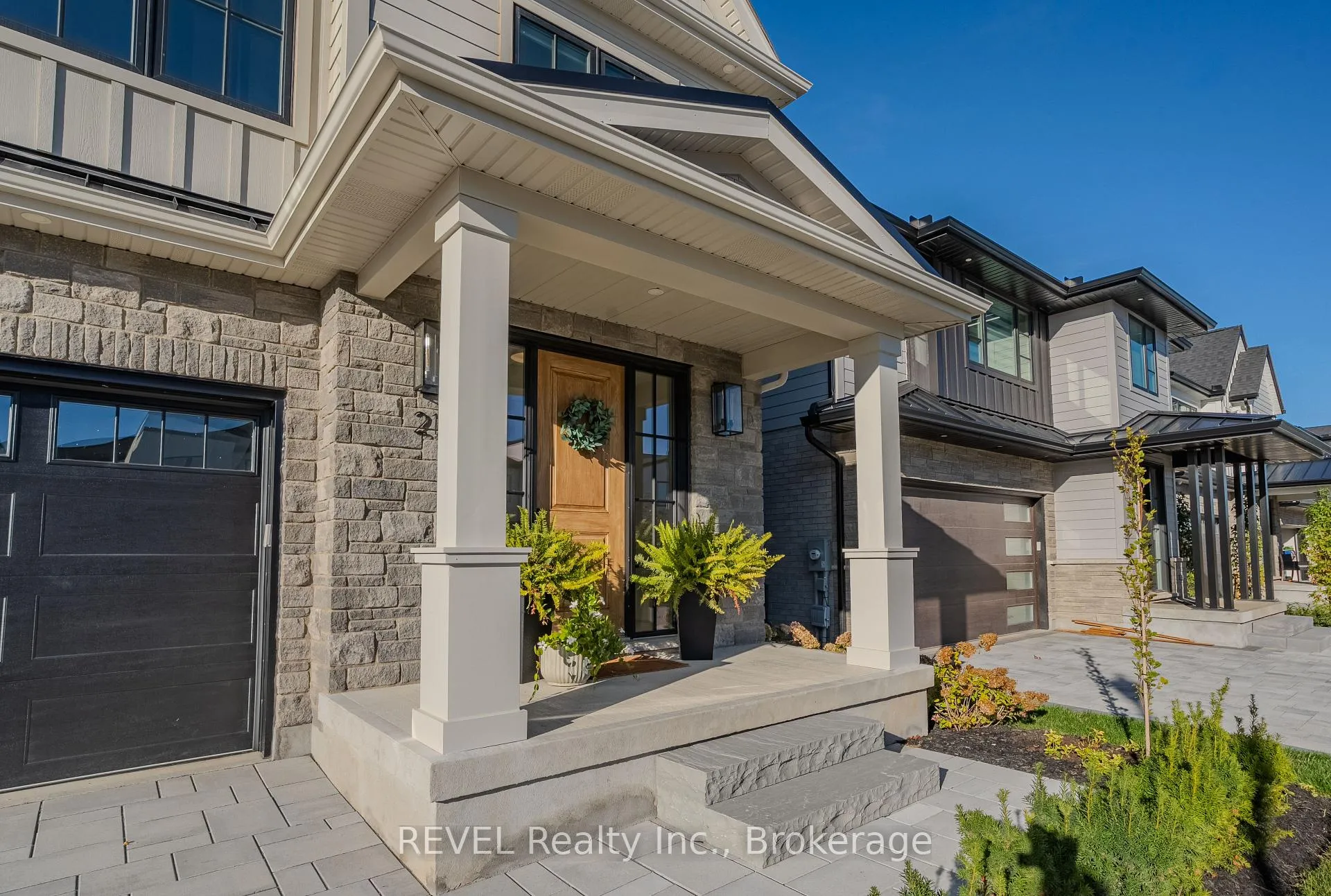 Photo 3 of 21 Arsenault Crescent, Pelham, Fonthill — HOMEH