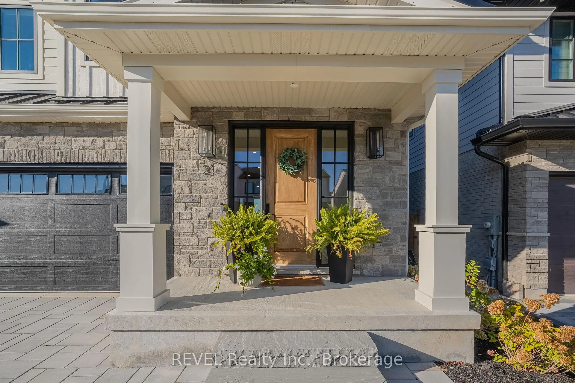 Photo 4 of 21 Arsenault Crescent, Pelham, Fonthill — HOMEH