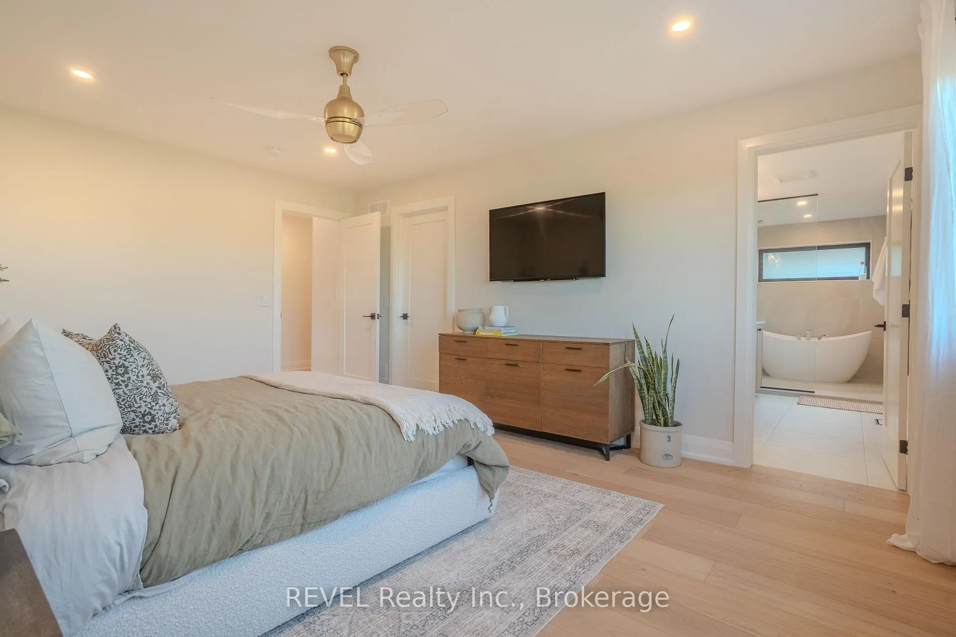 Photo 30 of 21 Arsenault Crescent, Pelham, Fonthill — HOMEH