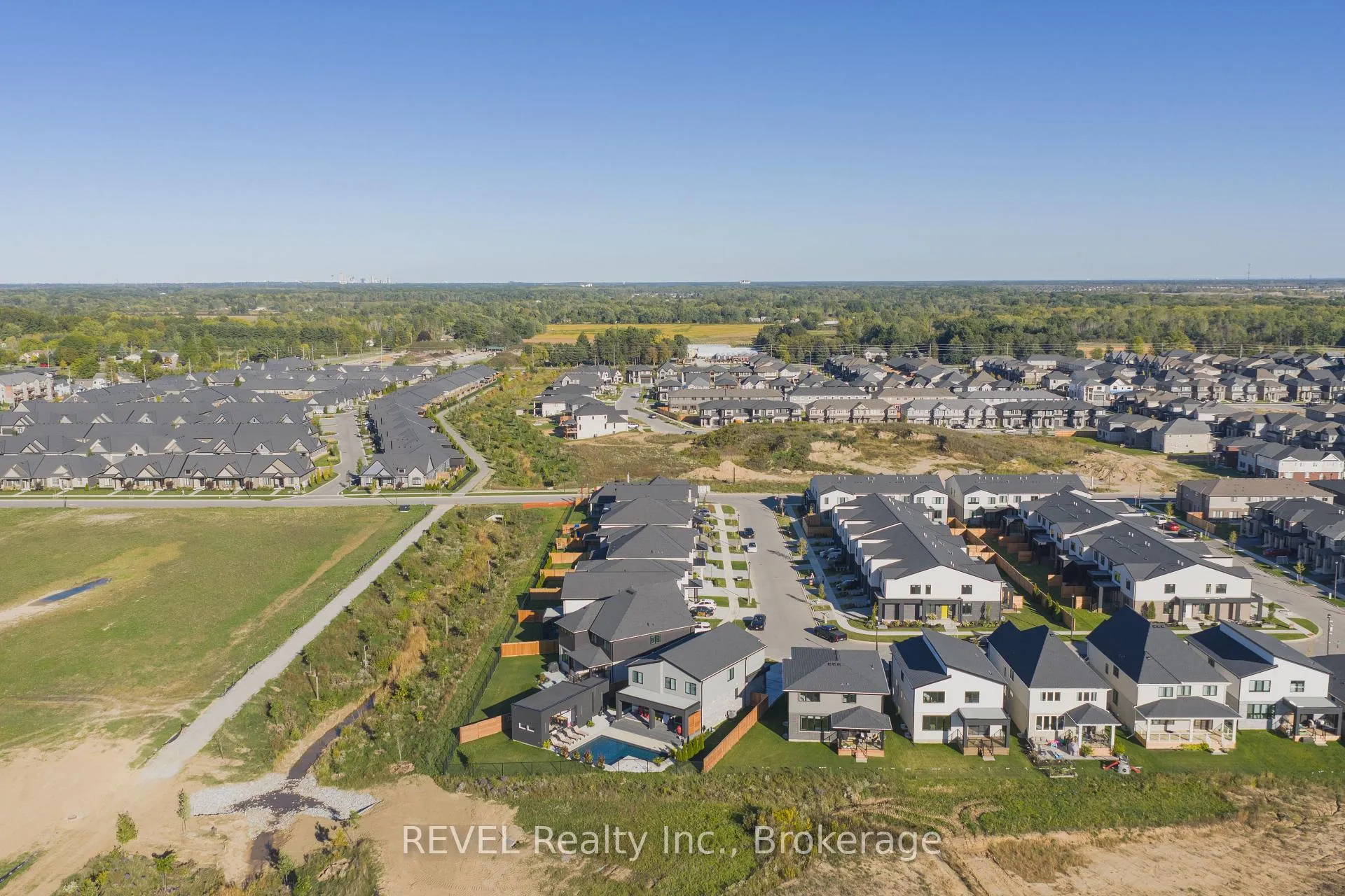 Photo 43 of 21 Arsenault Crescent, Pelham, Fonthill — HOMEH