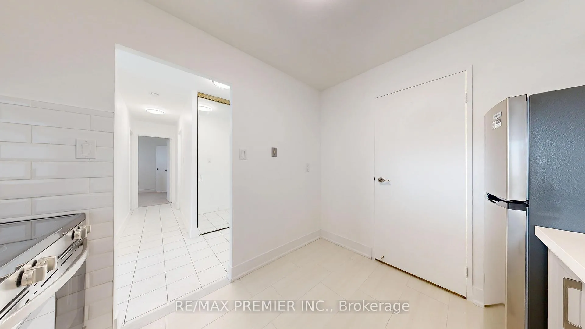 Photo 4 of Unit 1607, 238 Albion Road, Etobicoke, Elms-Old Rexdale — HOMEH