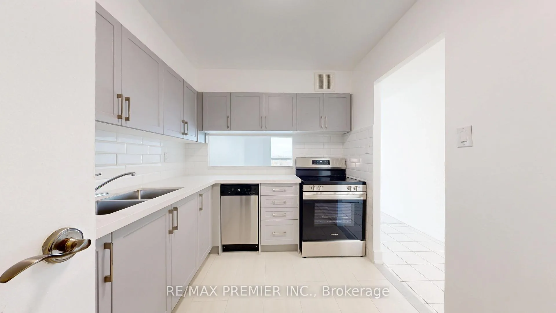 Photo 6 of Unit 1607, 238 Albion Road, Etobicoke, Elms-Old Rexdale — HOMEH