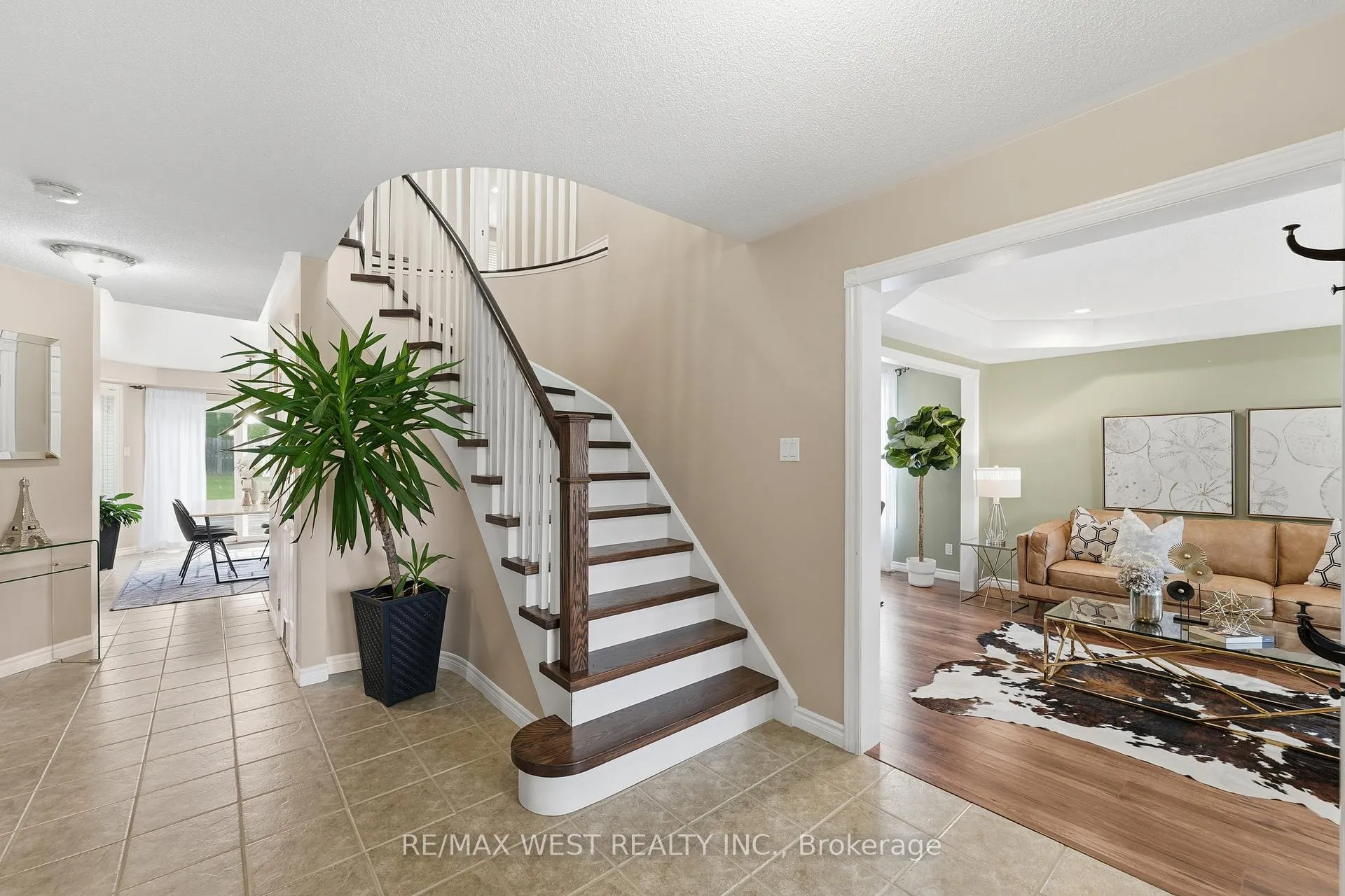Photo 5 of 30 Ruffet Drive, Barrie, Edgehill Drive — HOMEH