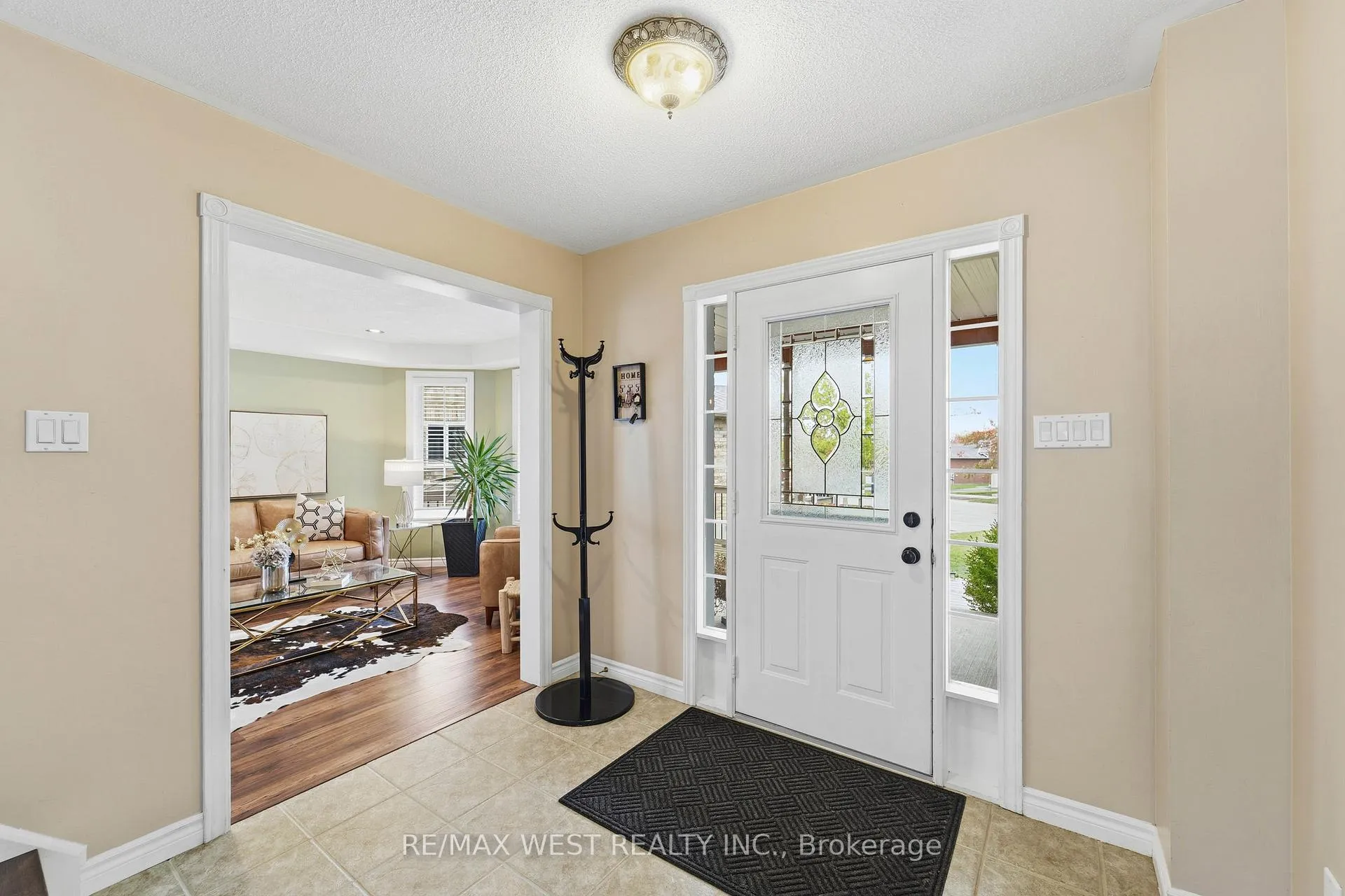 Photo 7 of 30 Ruffet Drive, Barrie, Edgehill Drive — HOMEH