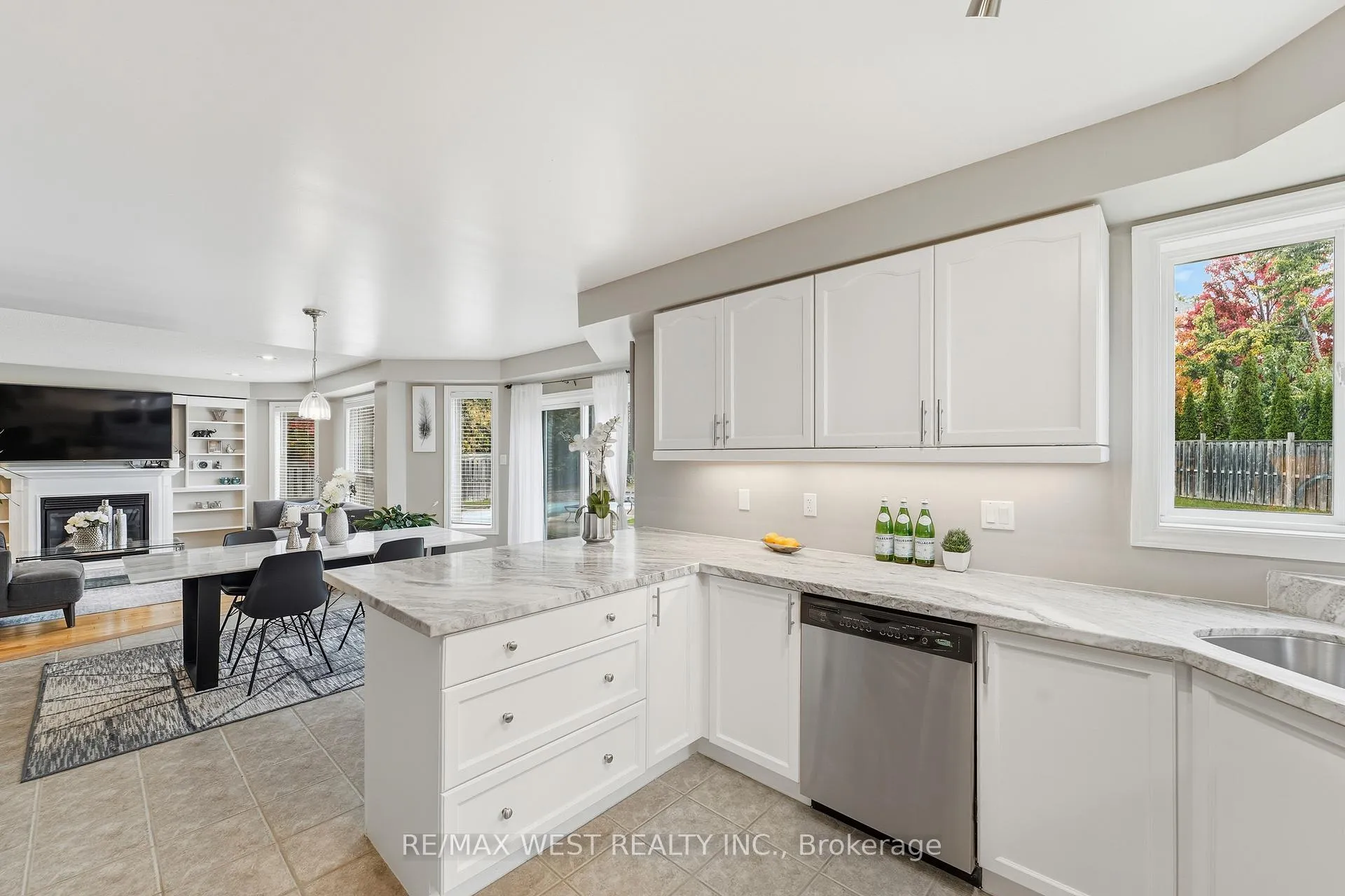 Photo 15 of 30 Ruffet Drive, Barrie, Edgehill Drive — HOMEH