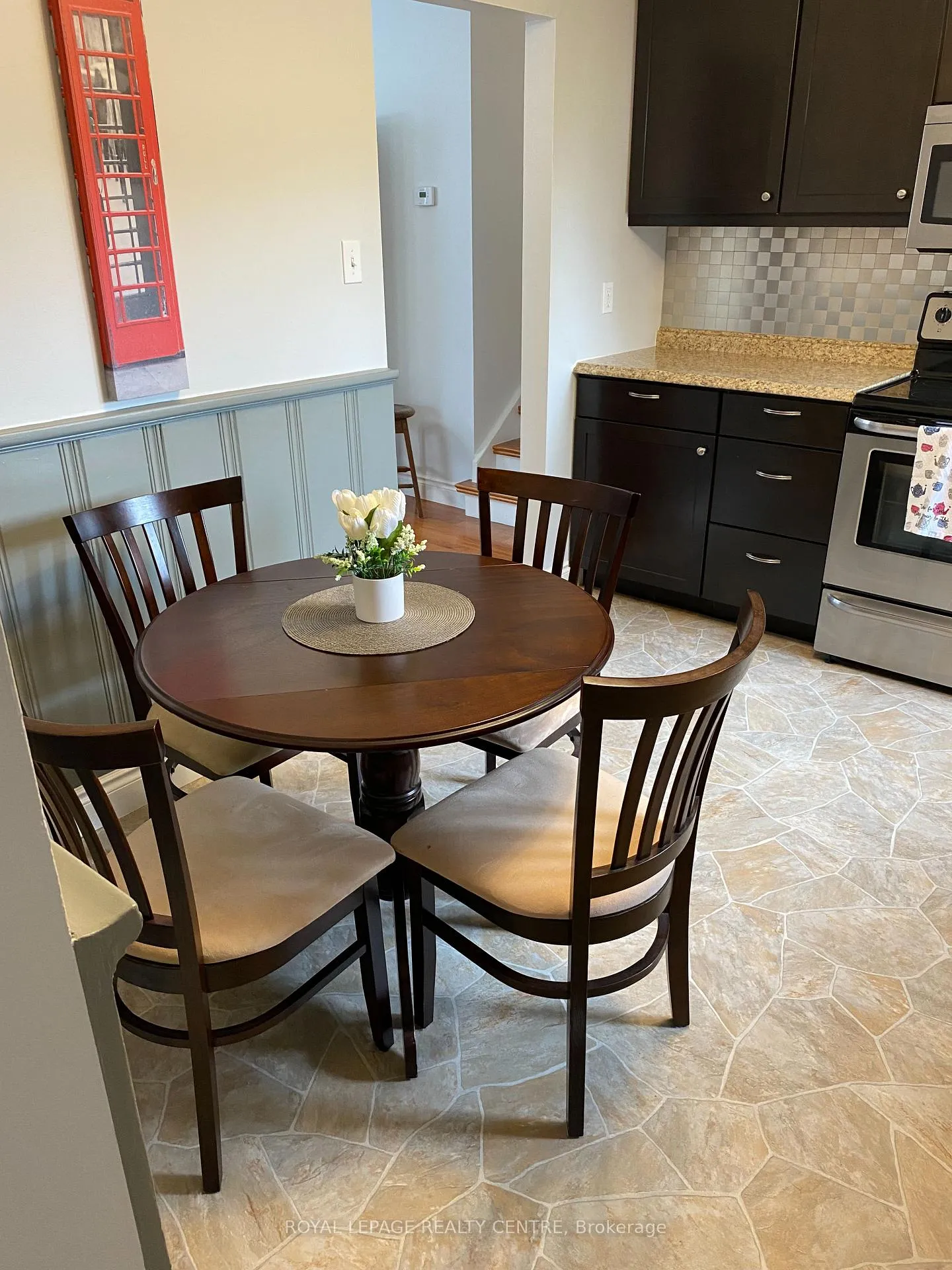 Photo 13 of 35 Aintree Crescent, Brampton, Avondale — HOMEH