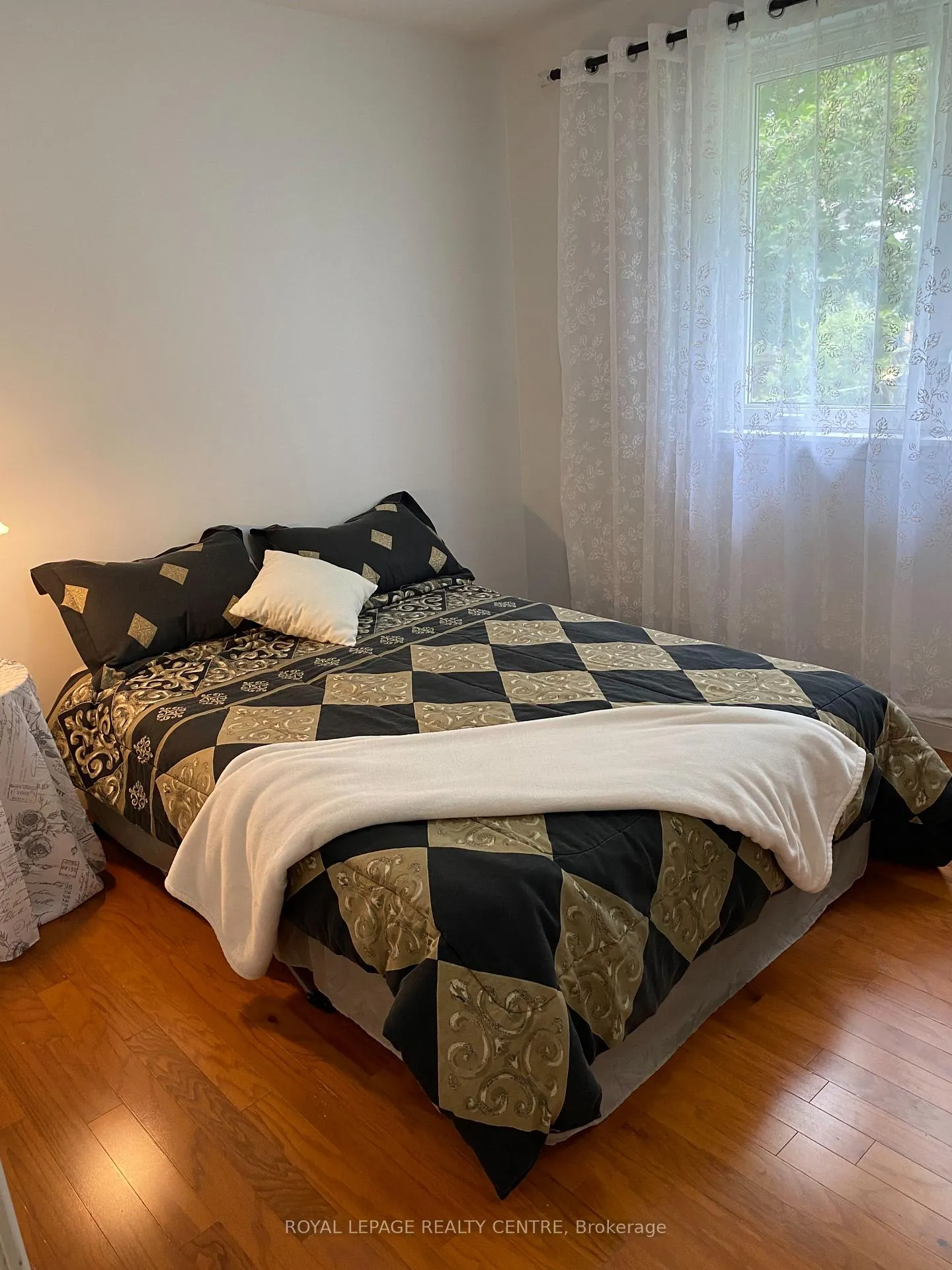 Photo 15 of 35 Aintree Crescent, Brampton, Avondale — HOMEH