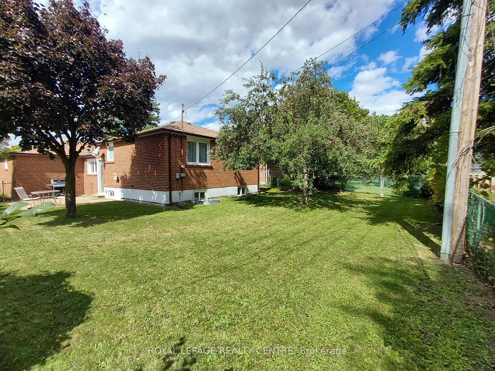 Photo 32 of 35 Aintree Crescent, Brampton, Avondale — HOMEH