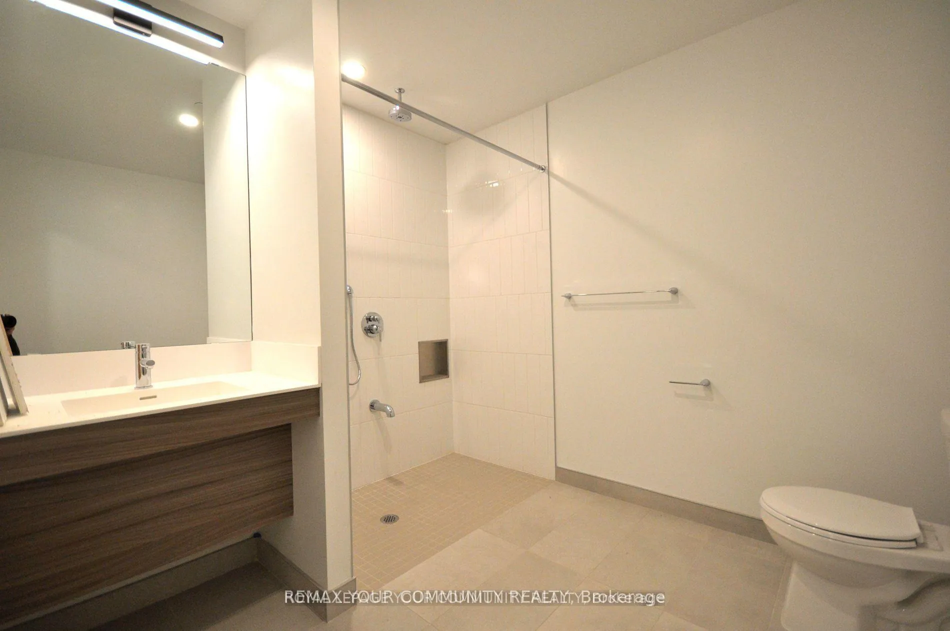 Photo 8 of Unit 310, 7950 Bathurst Street, Vaughan, Beverley Glen — HOMEH