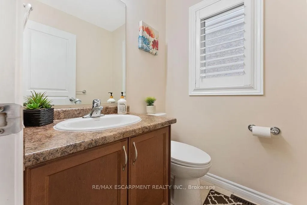 Photo 9 of 67 Bellroyal Crescent, Hamilton, Stoney Creek — HOMEH